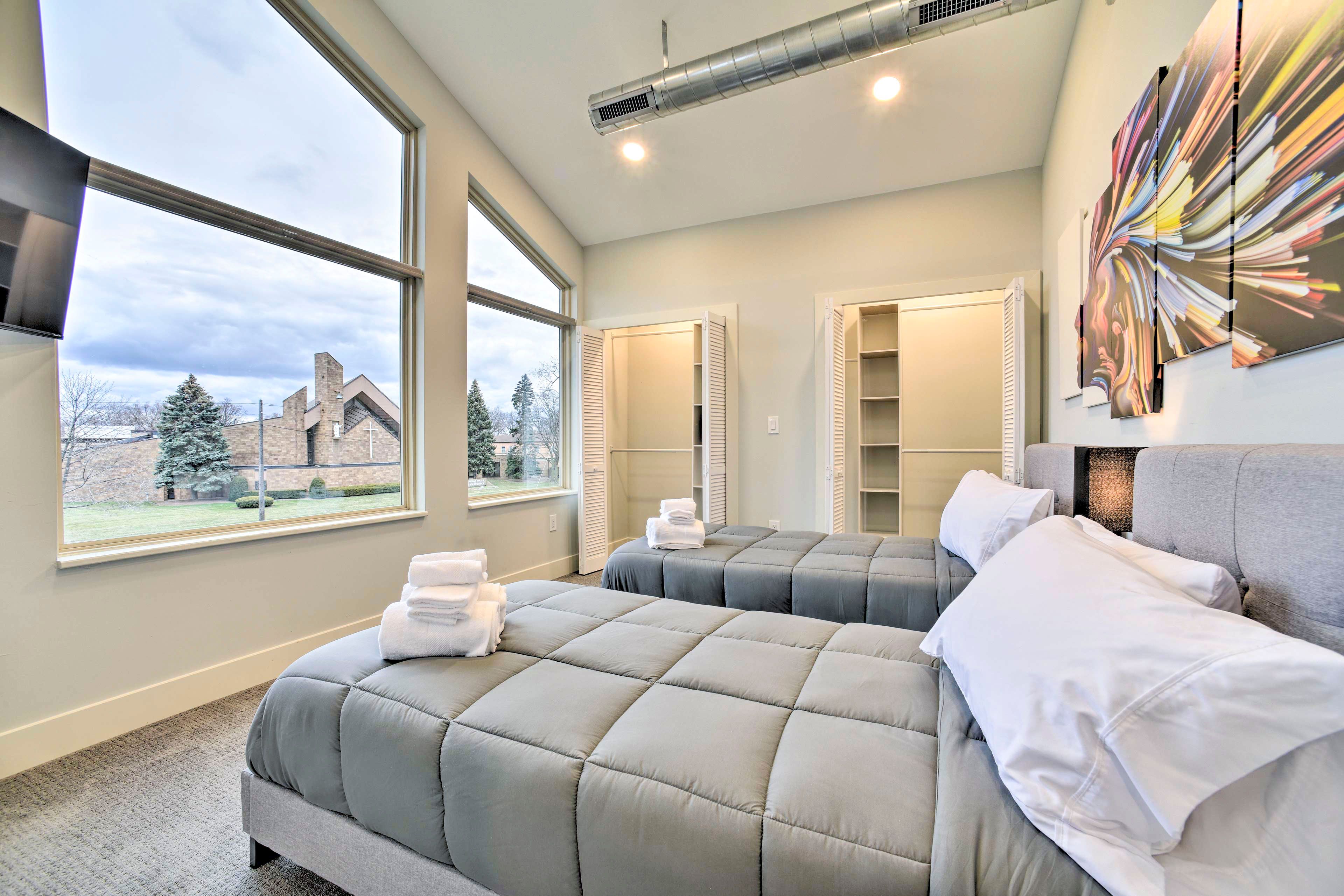 Bedroom 4 | 2 Twin XL Beds | 2nd Level | Smart TV