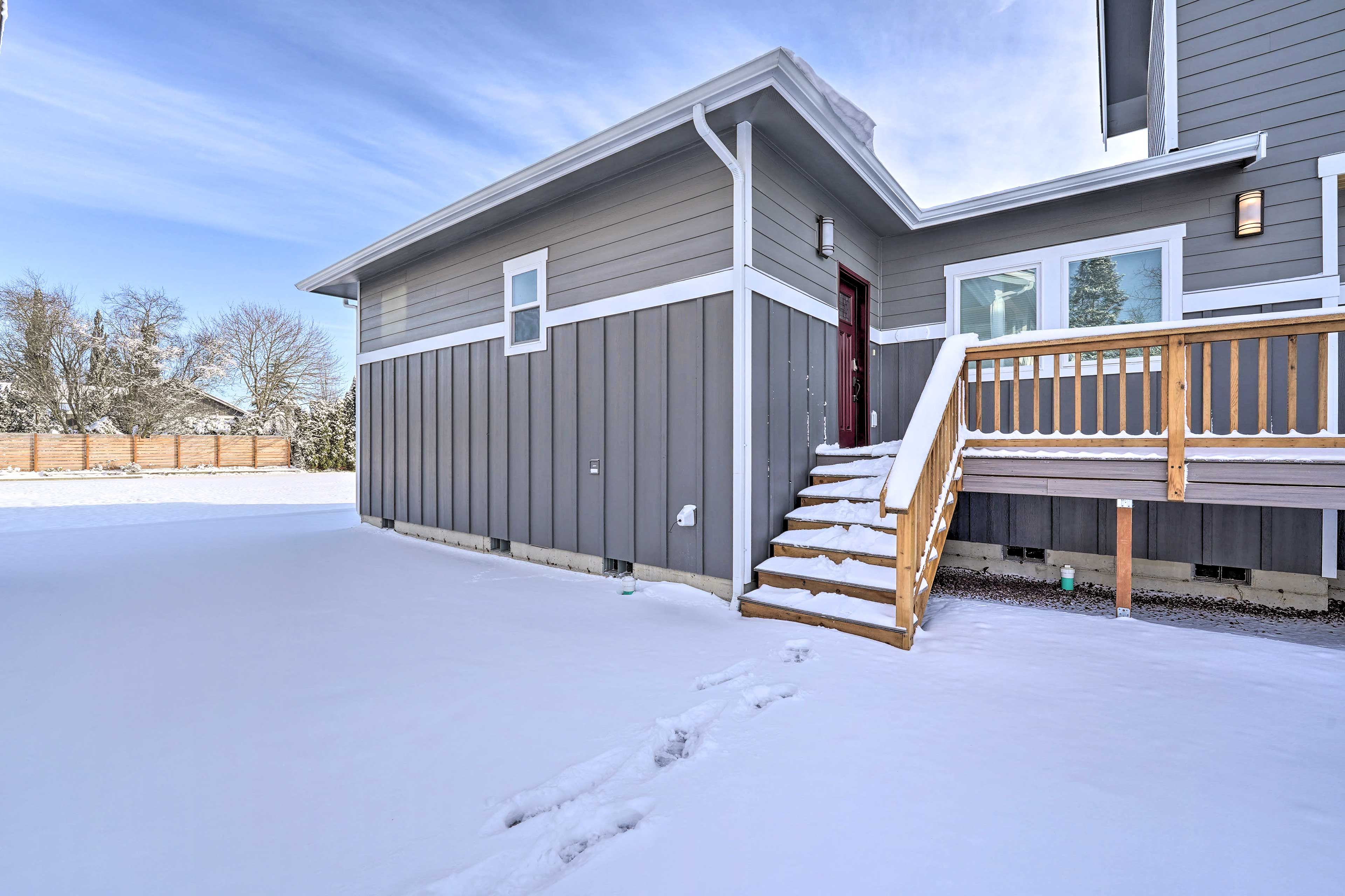 Property Exterior & Entrance