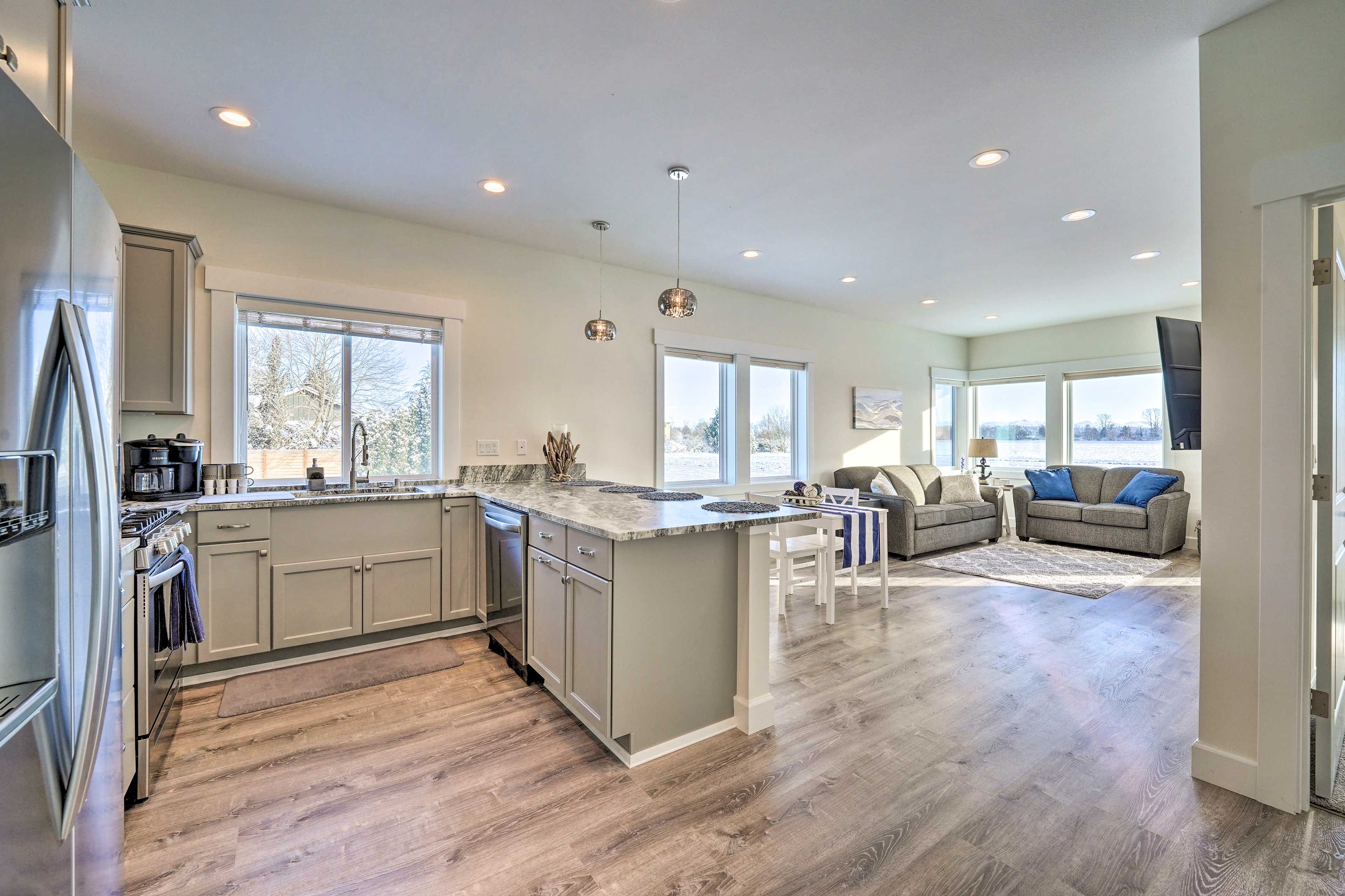 Fully Equipped Kitchen | Pots & Pans