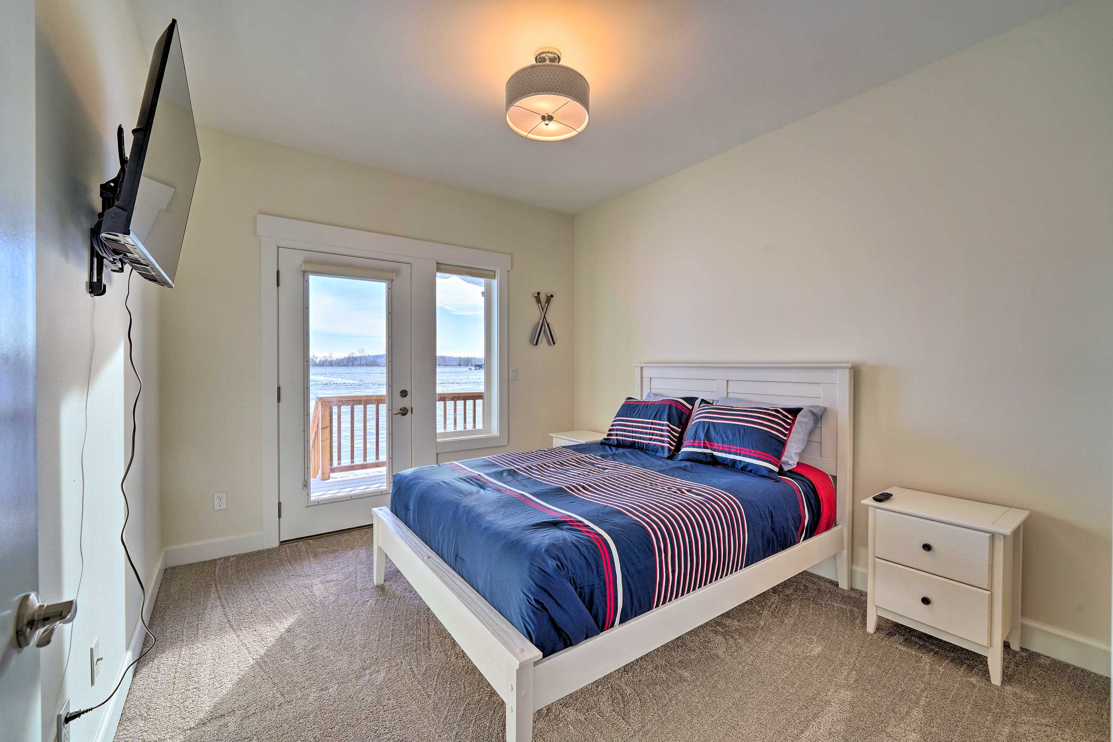 Bedroom 2 | Queen Bed