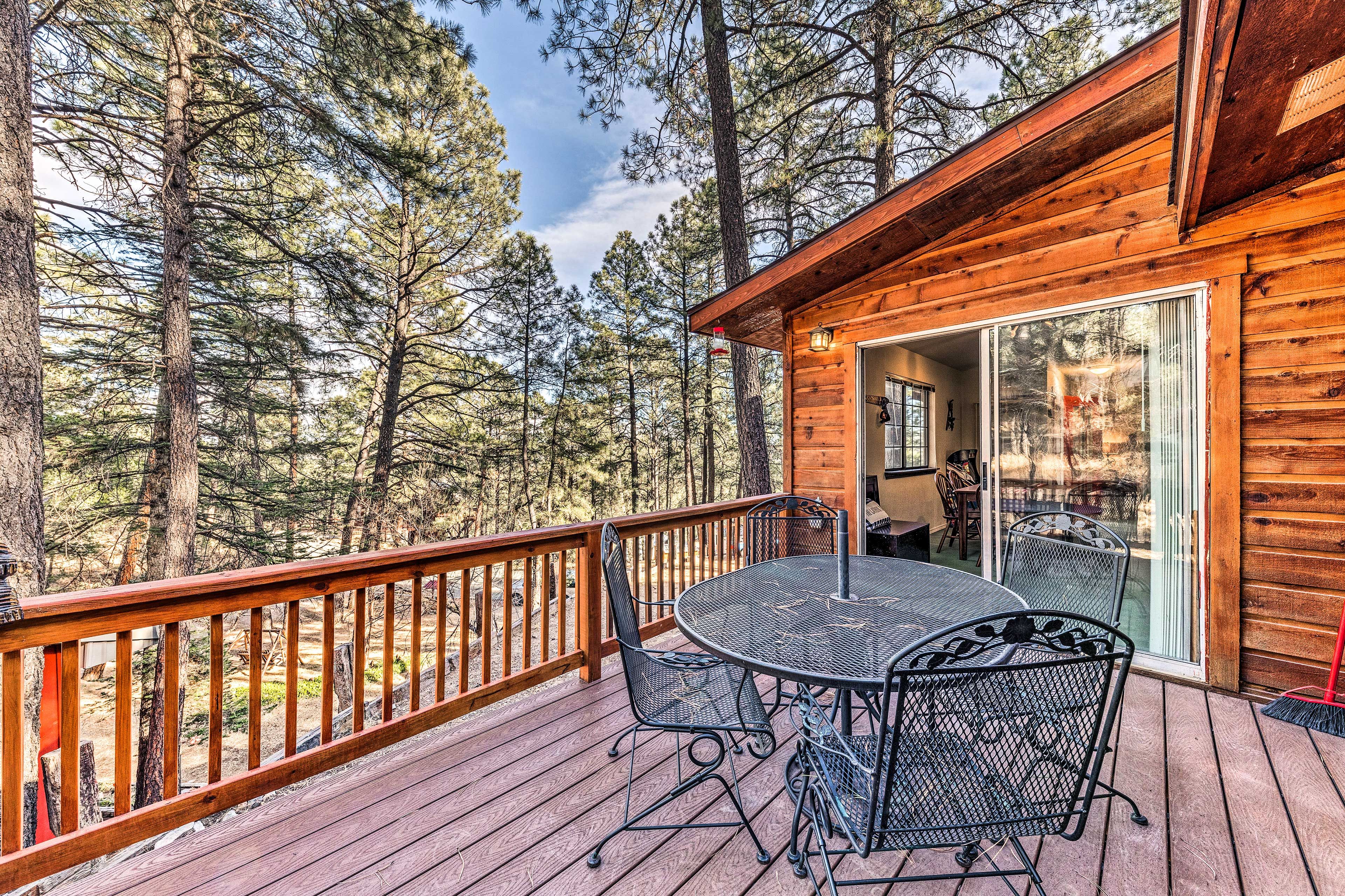 Ruidoso Vacation Rental | 2BR | 2BA | Stairs Required | 1,043 Sq Ft