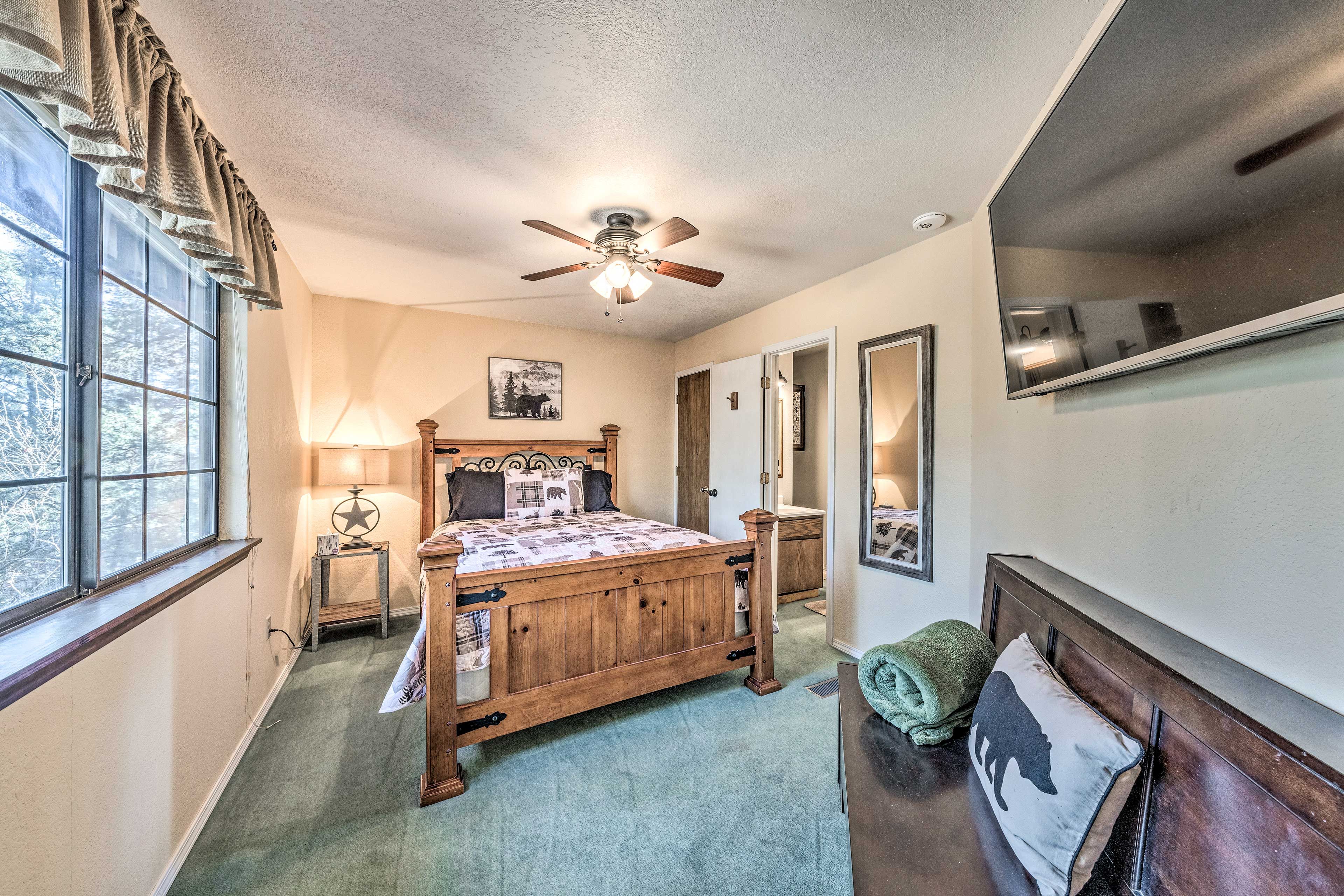 Bedroom 1 | Linens Provided | En-Suite Bathroom