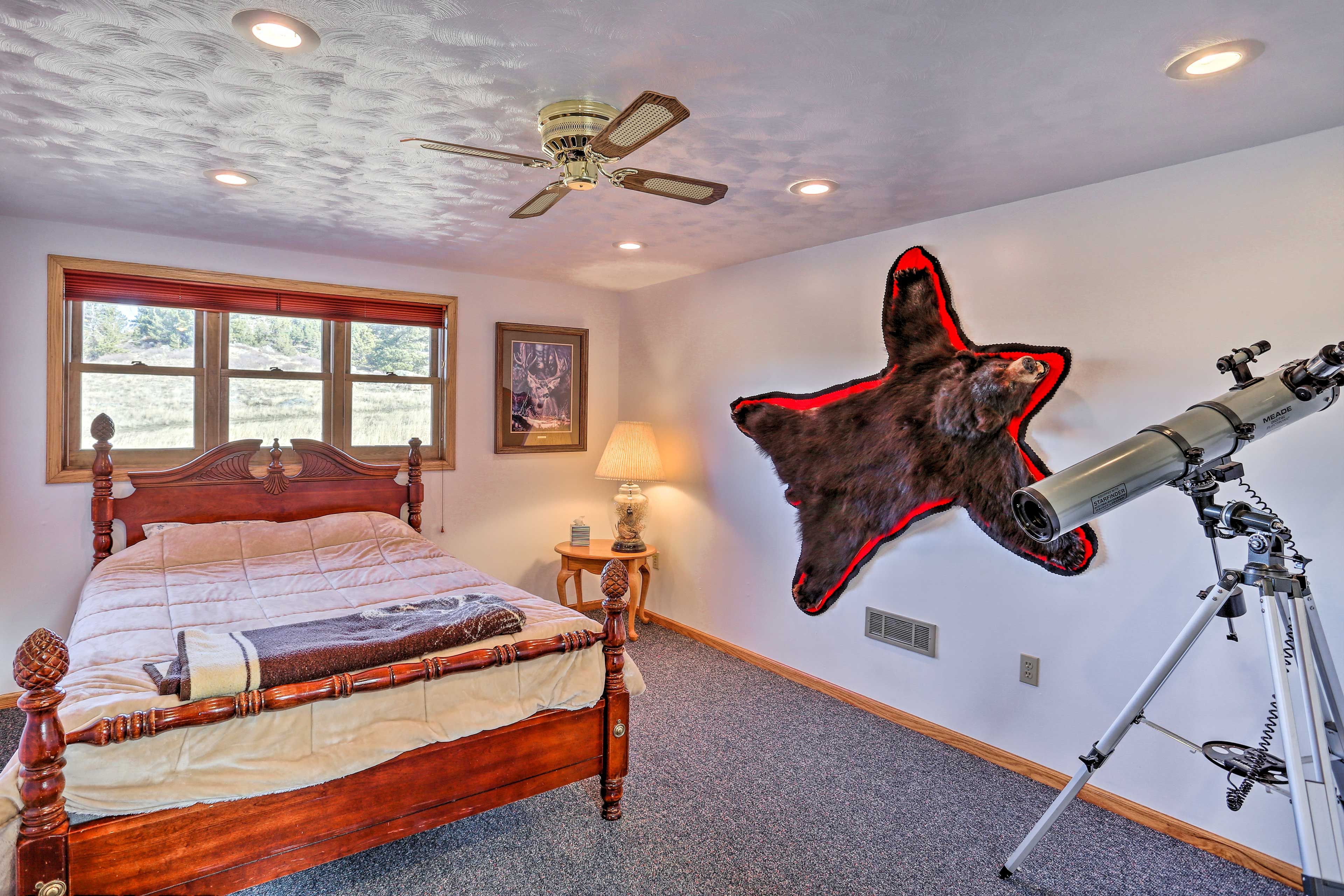 Bedroom 3 | Queen Bed | 1st Floor