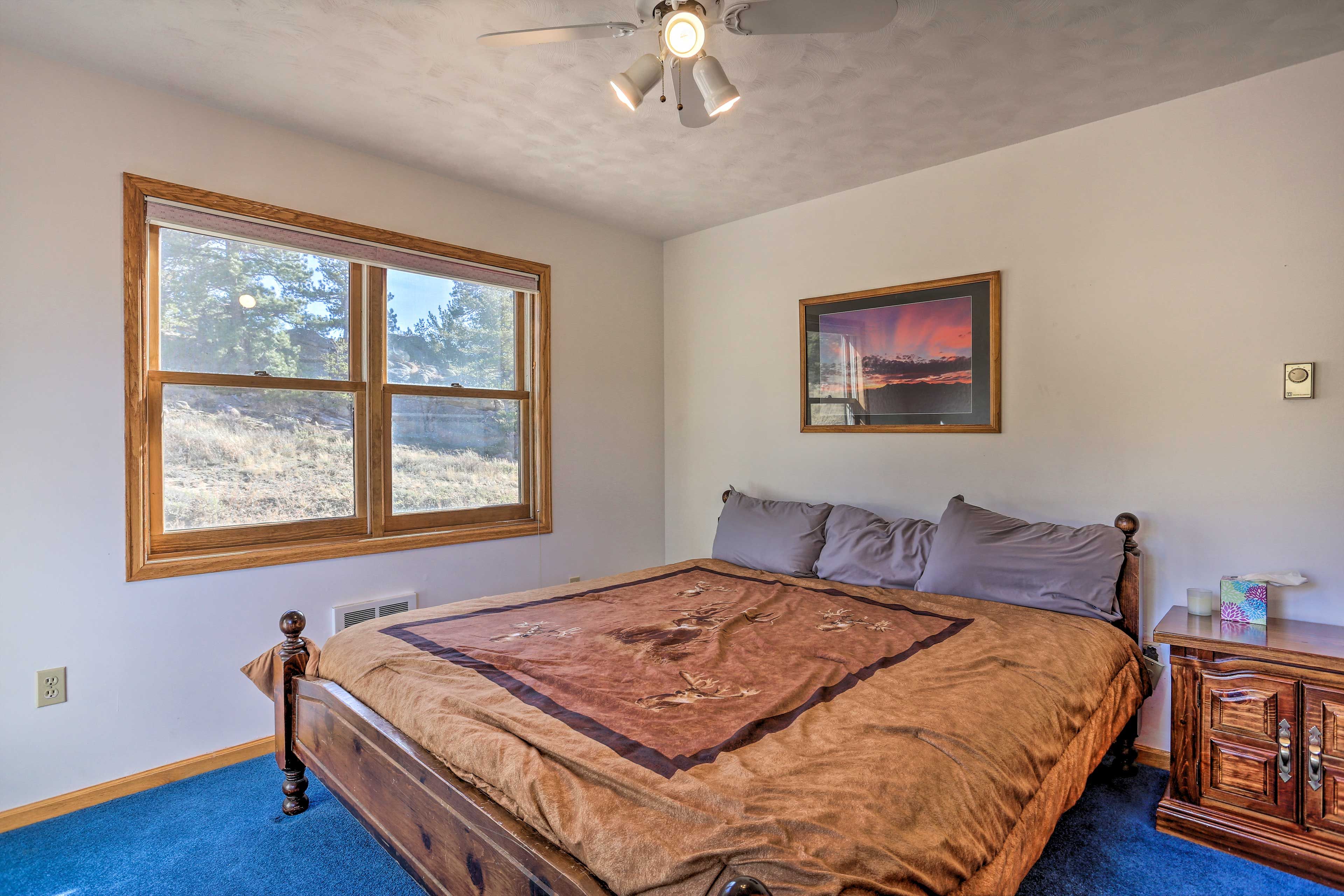 Bedroom 2 | King Bed | 1st Floor