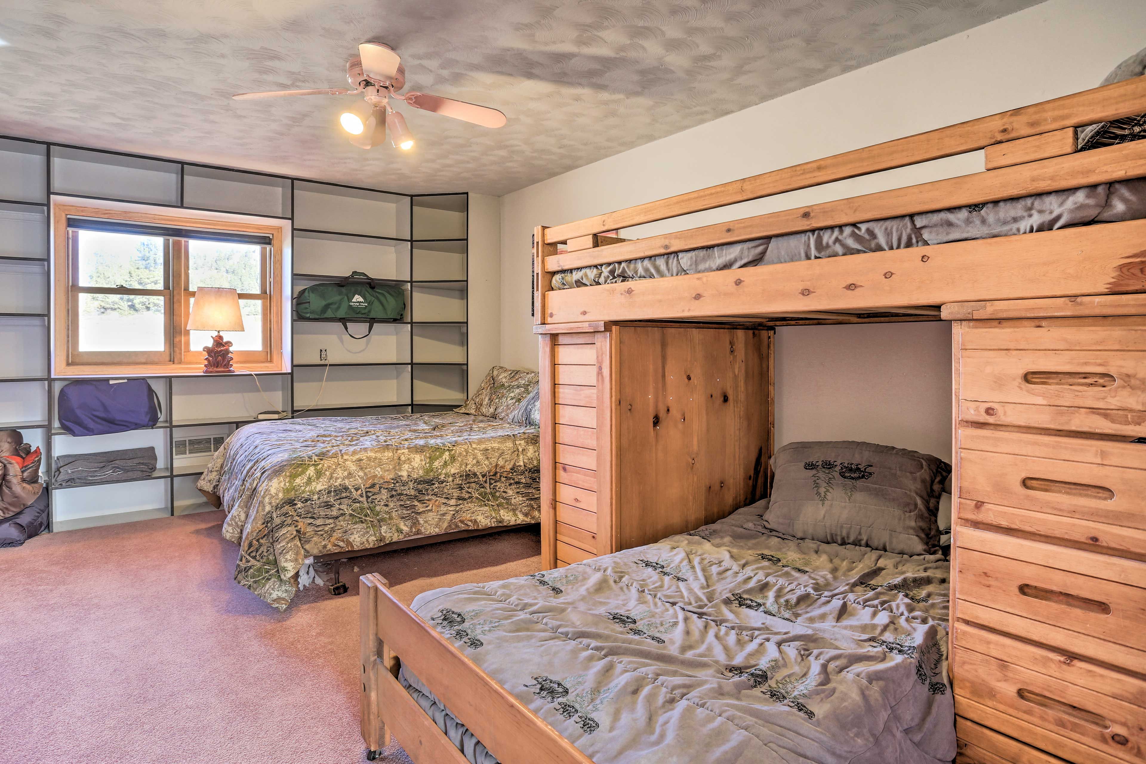 Bedroom 5 | Queen Bed | Twin Bunk Bed