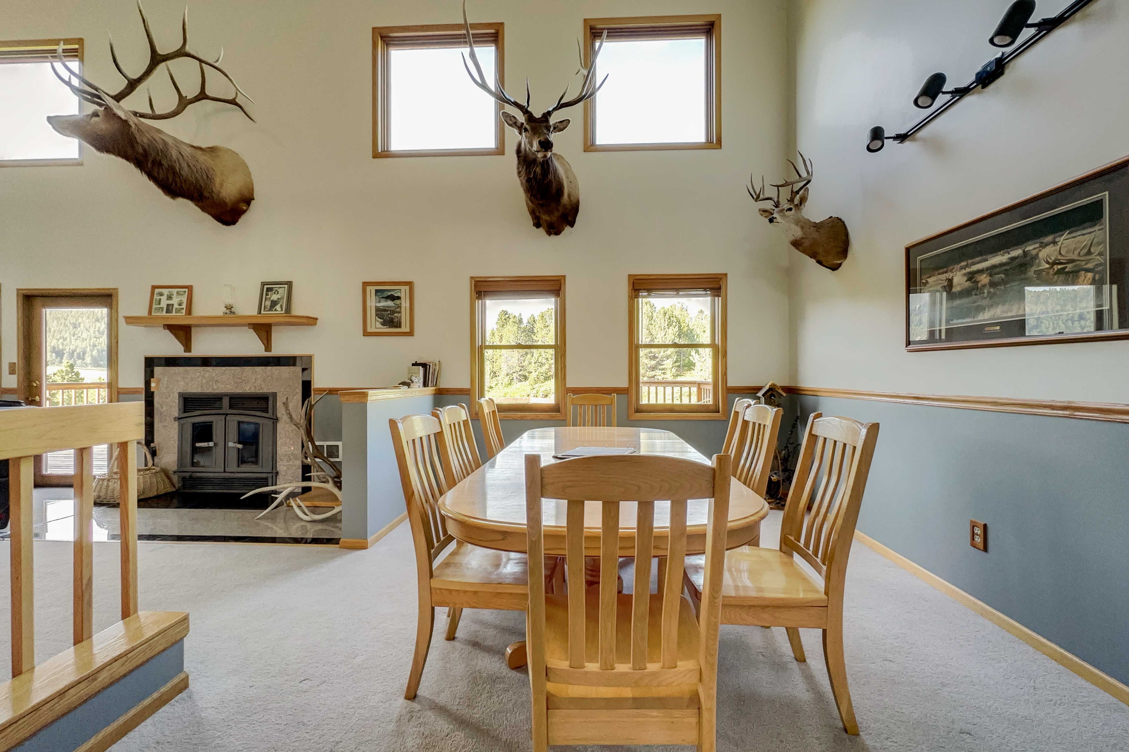 Dining Table | Dishware Provided