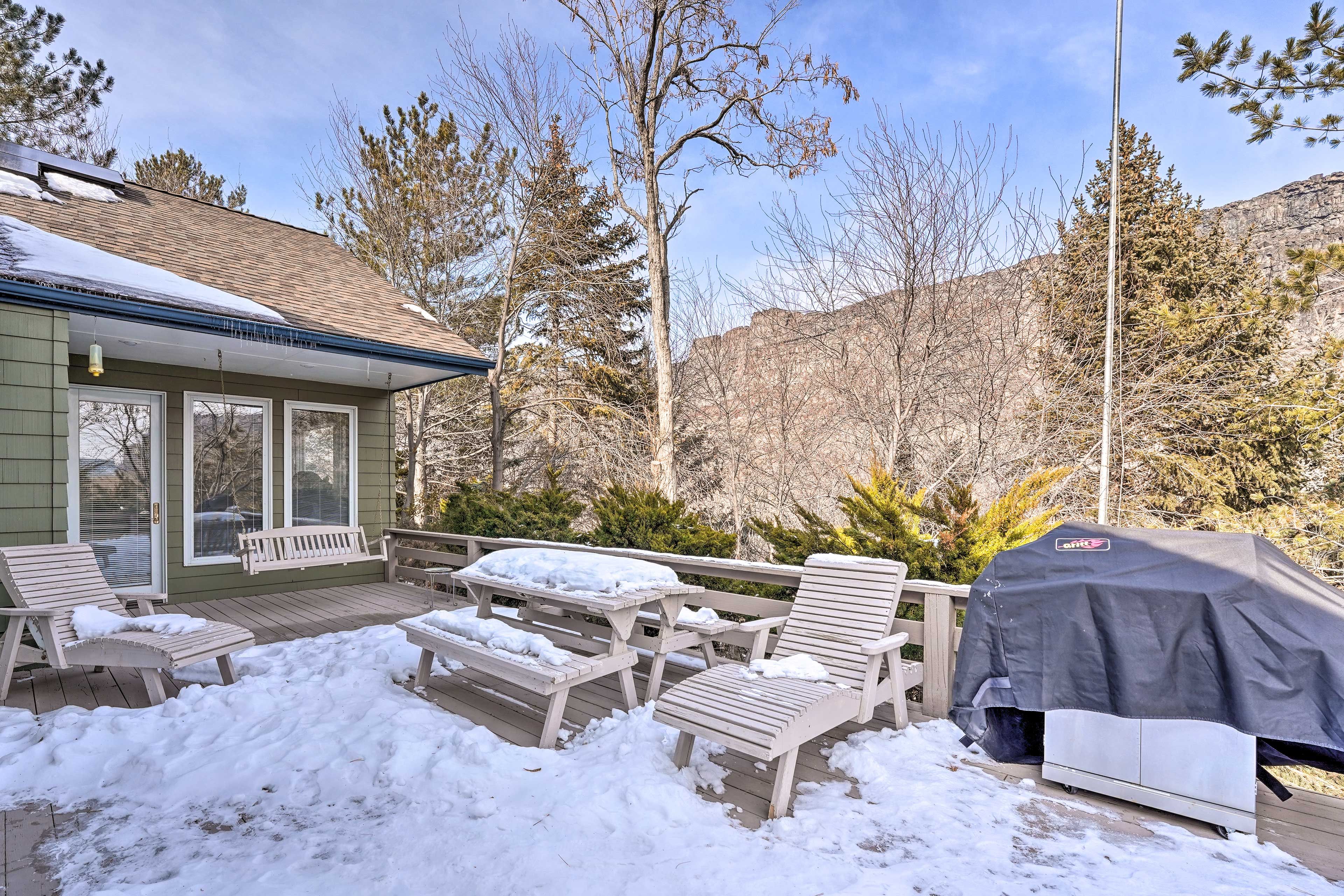 House Exterior | Gas Grill
