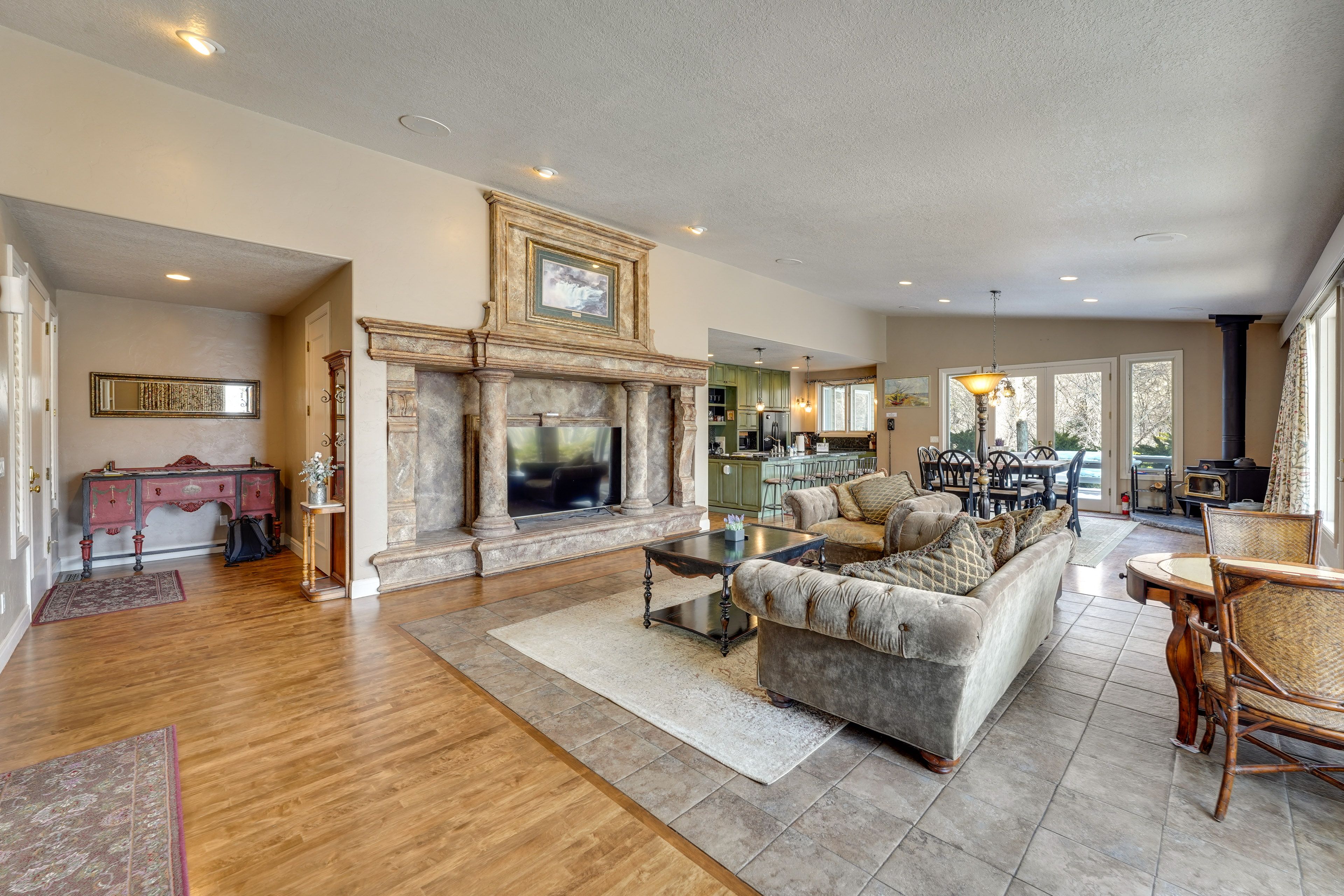 Living Room | Central Heating & Air Conditioning