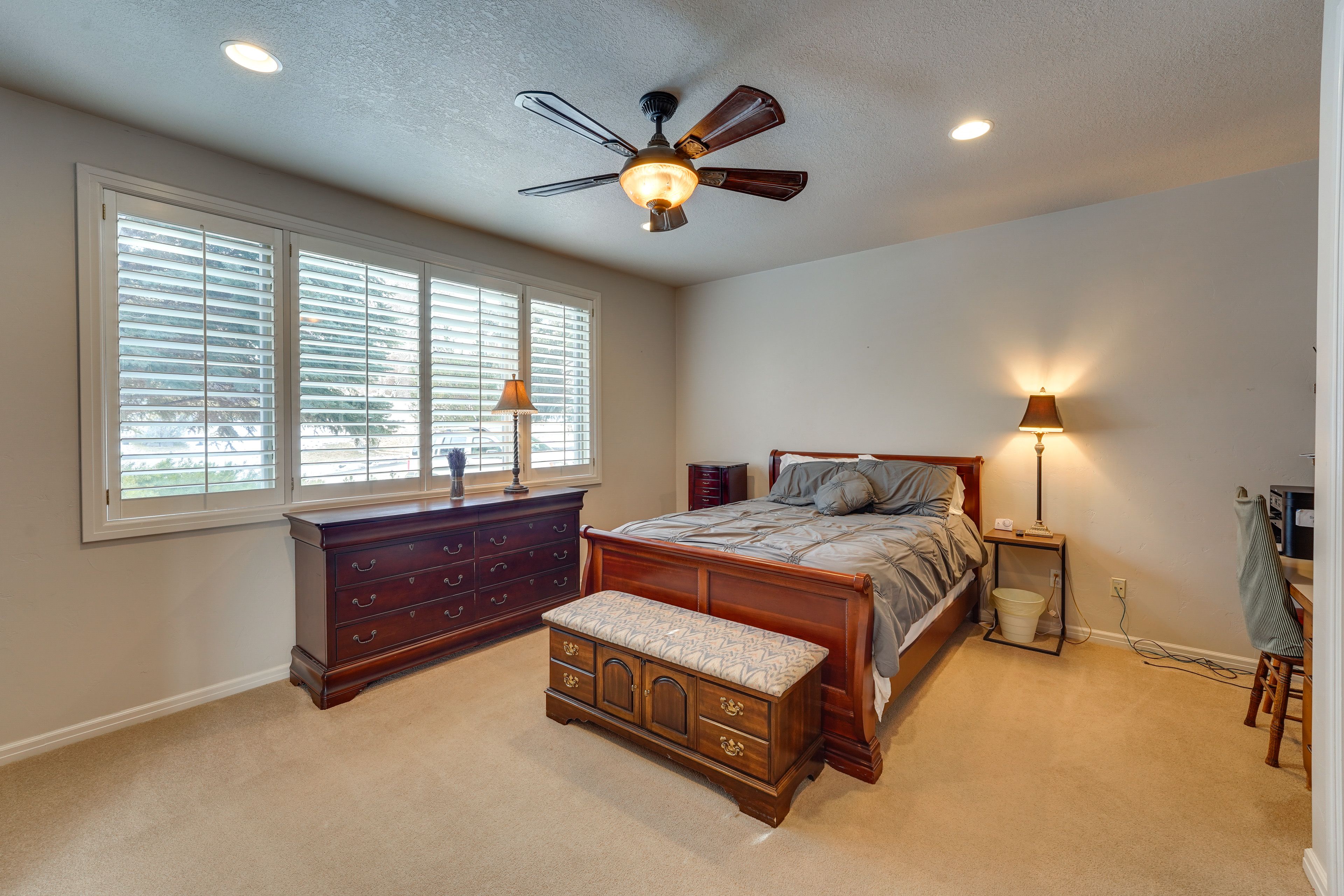 Bedroom 2 | Queen Bed