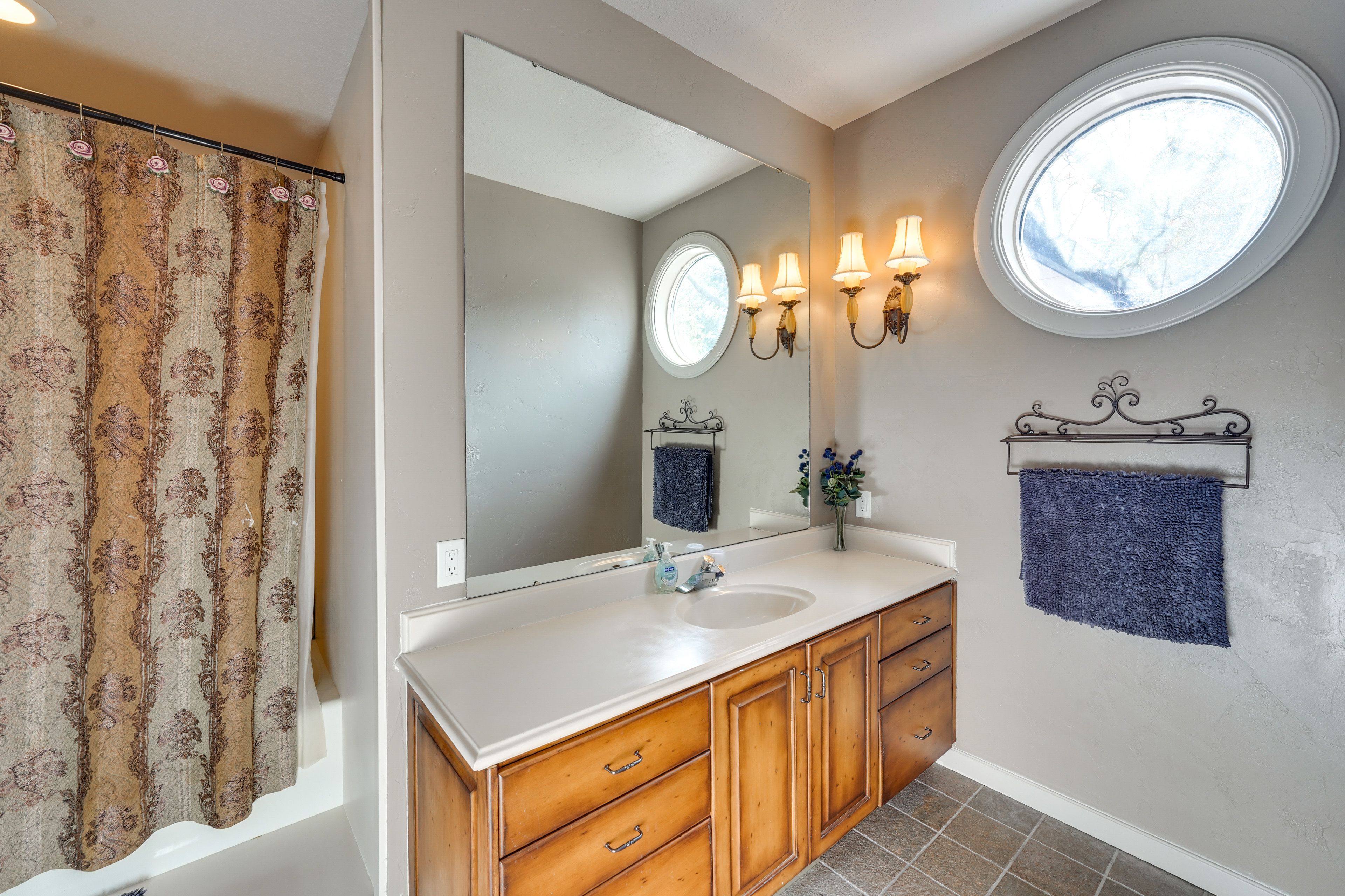 En-Suite Bathroom | Complimentary Toiletries