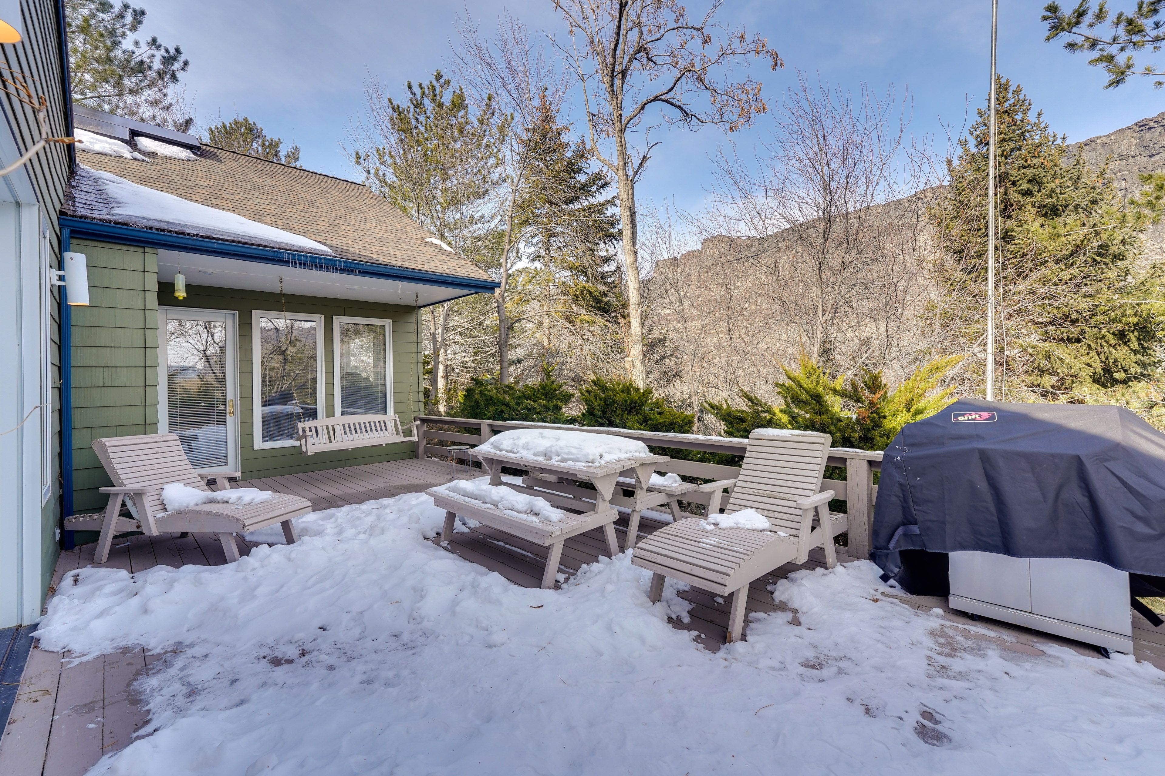 House Exterior | Gas Grill