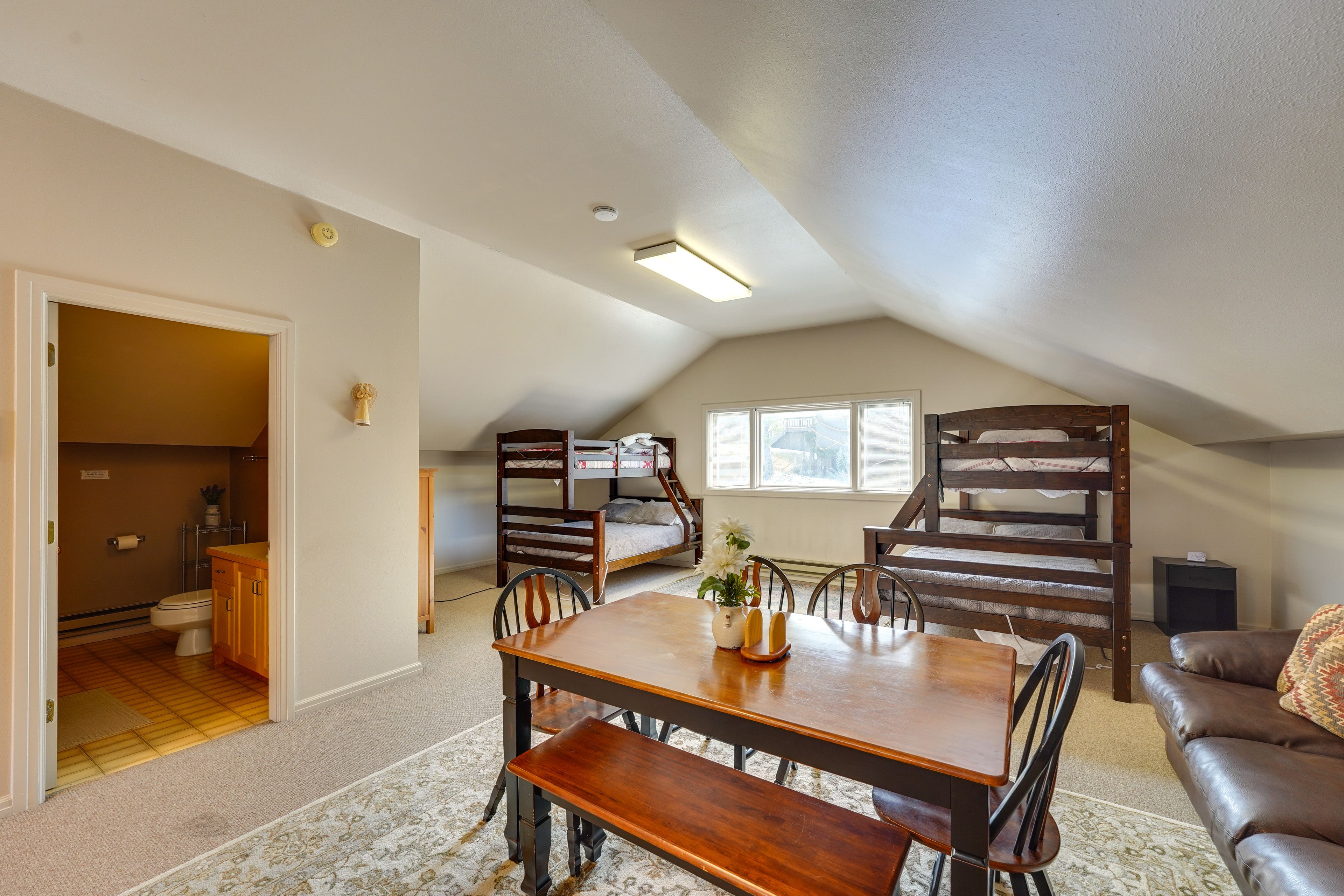 Bedroom 4 | 2 Twin/Full Bunk Beds