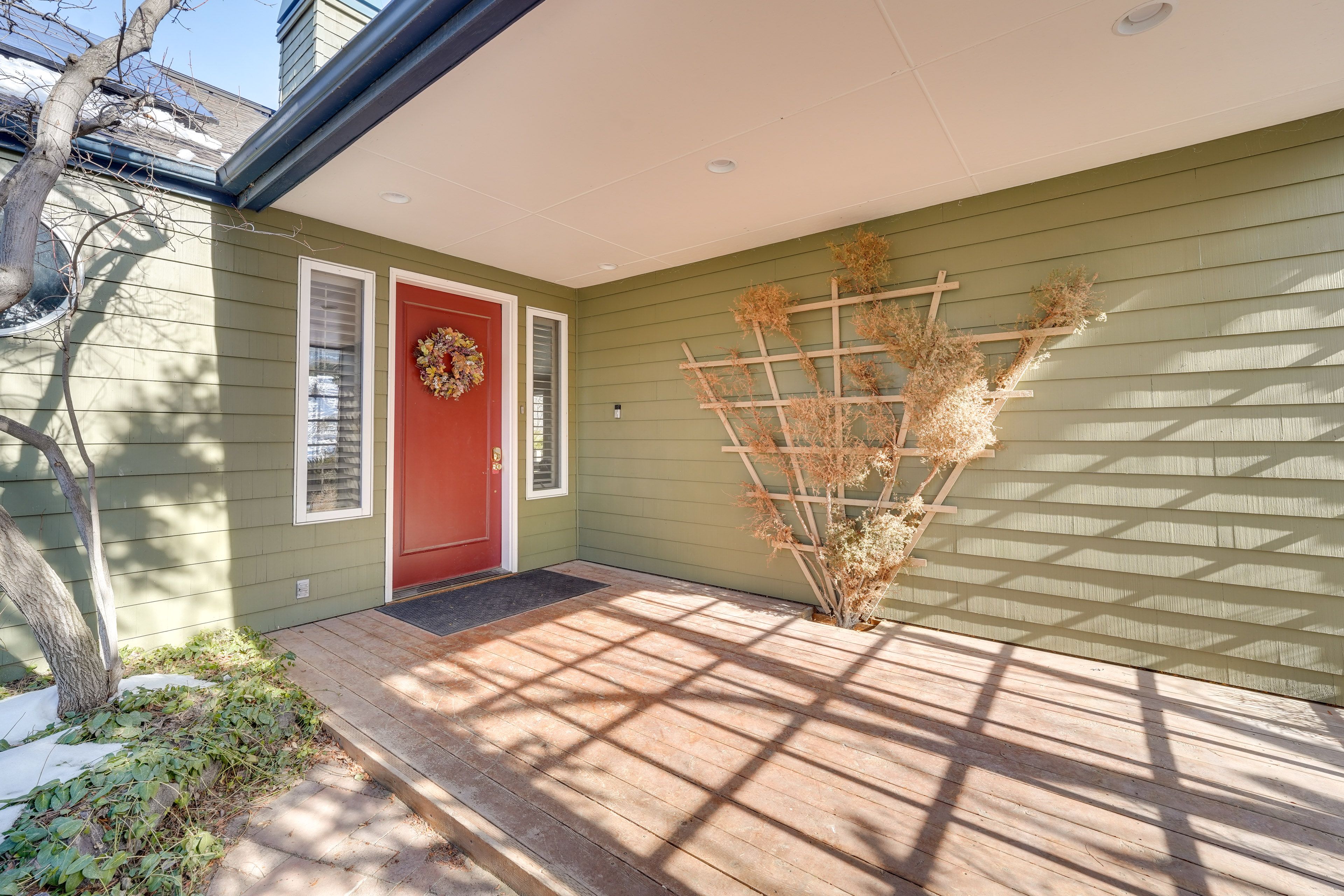 House Exterior | Keyless Entry