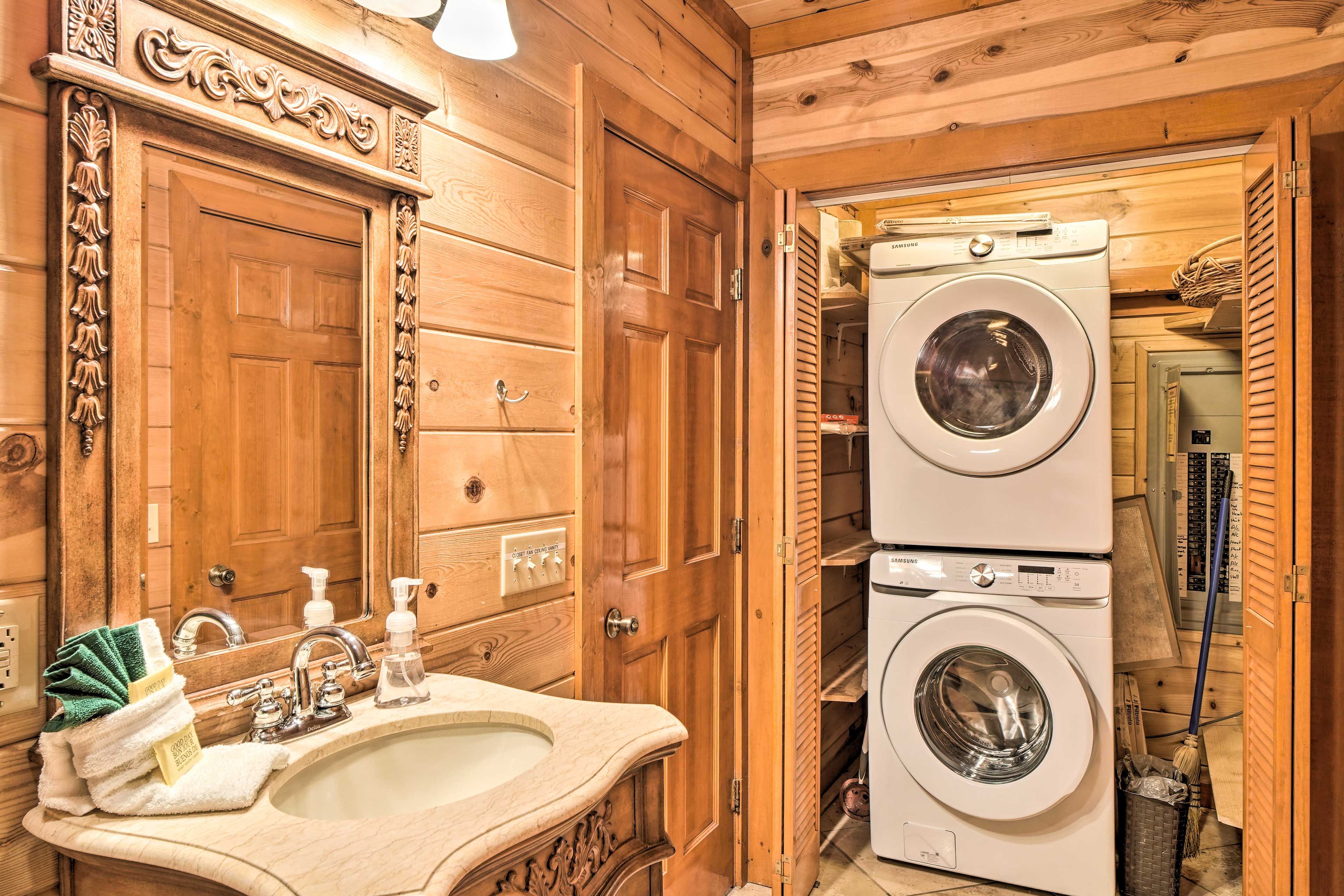 Full Bathroom | Laundry Area