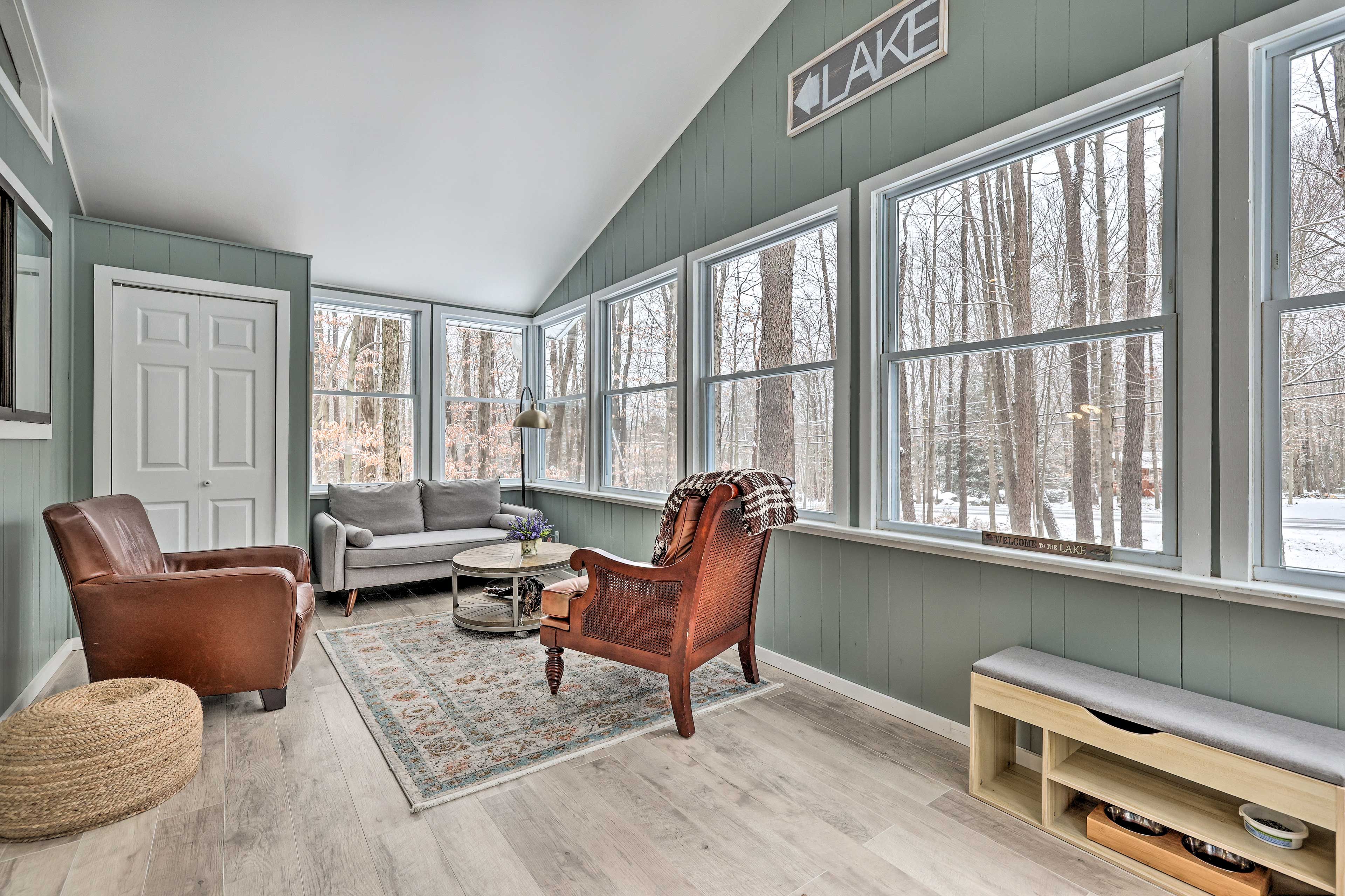 Additional Living Room | '4 Seasons' Room
