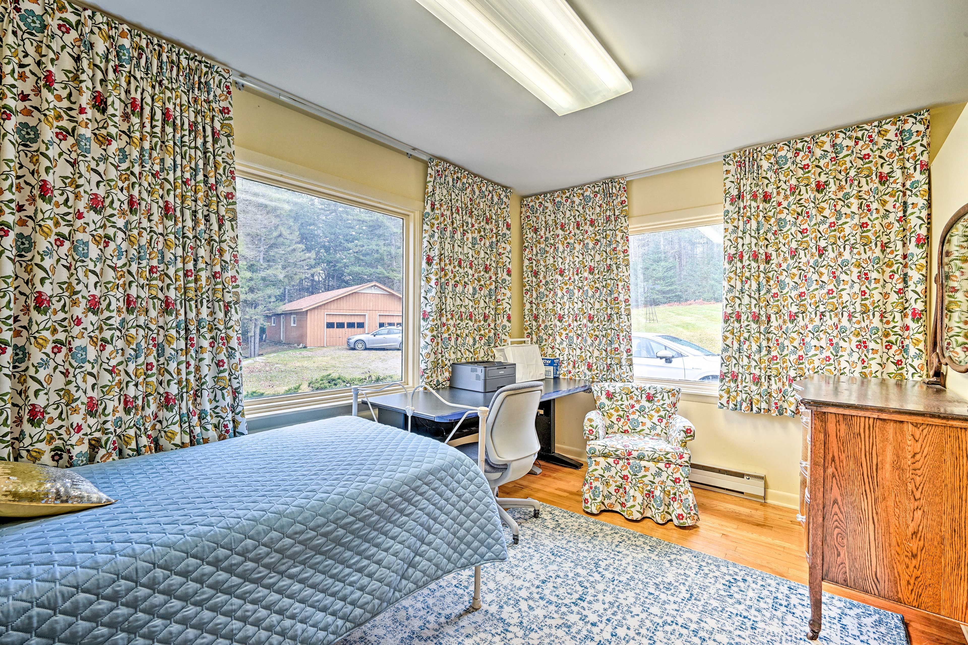 Bedroom 5 | Twin Bed | Main Floor | Home Office