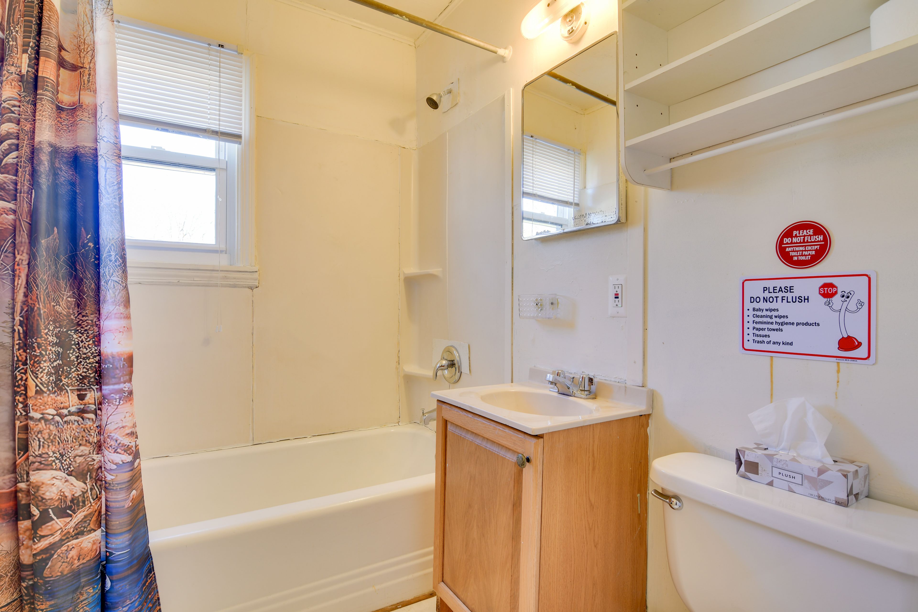 Full Bathroom | Towels Provided