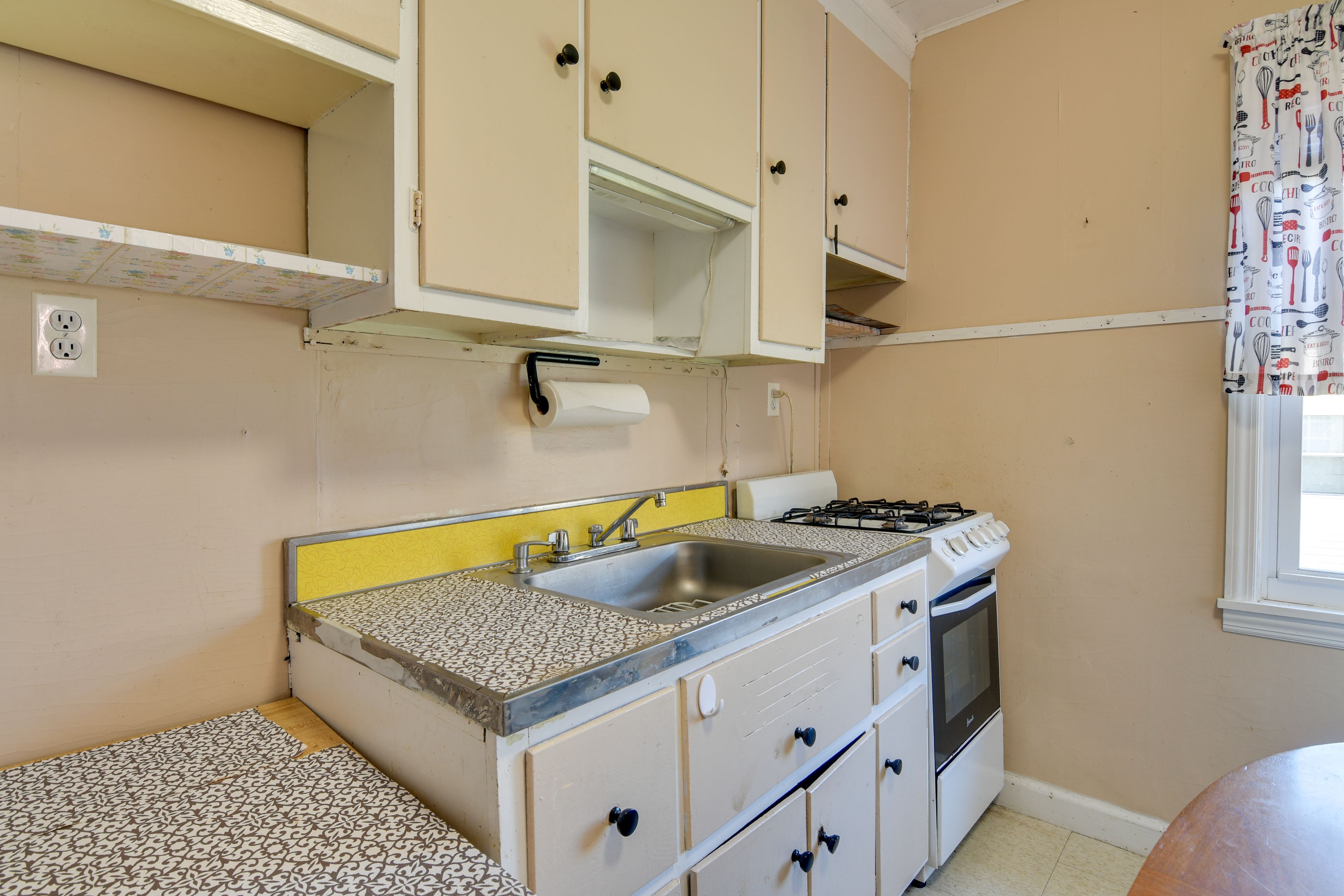 Kitchen | Refrigerator | Drip Coffee Maker