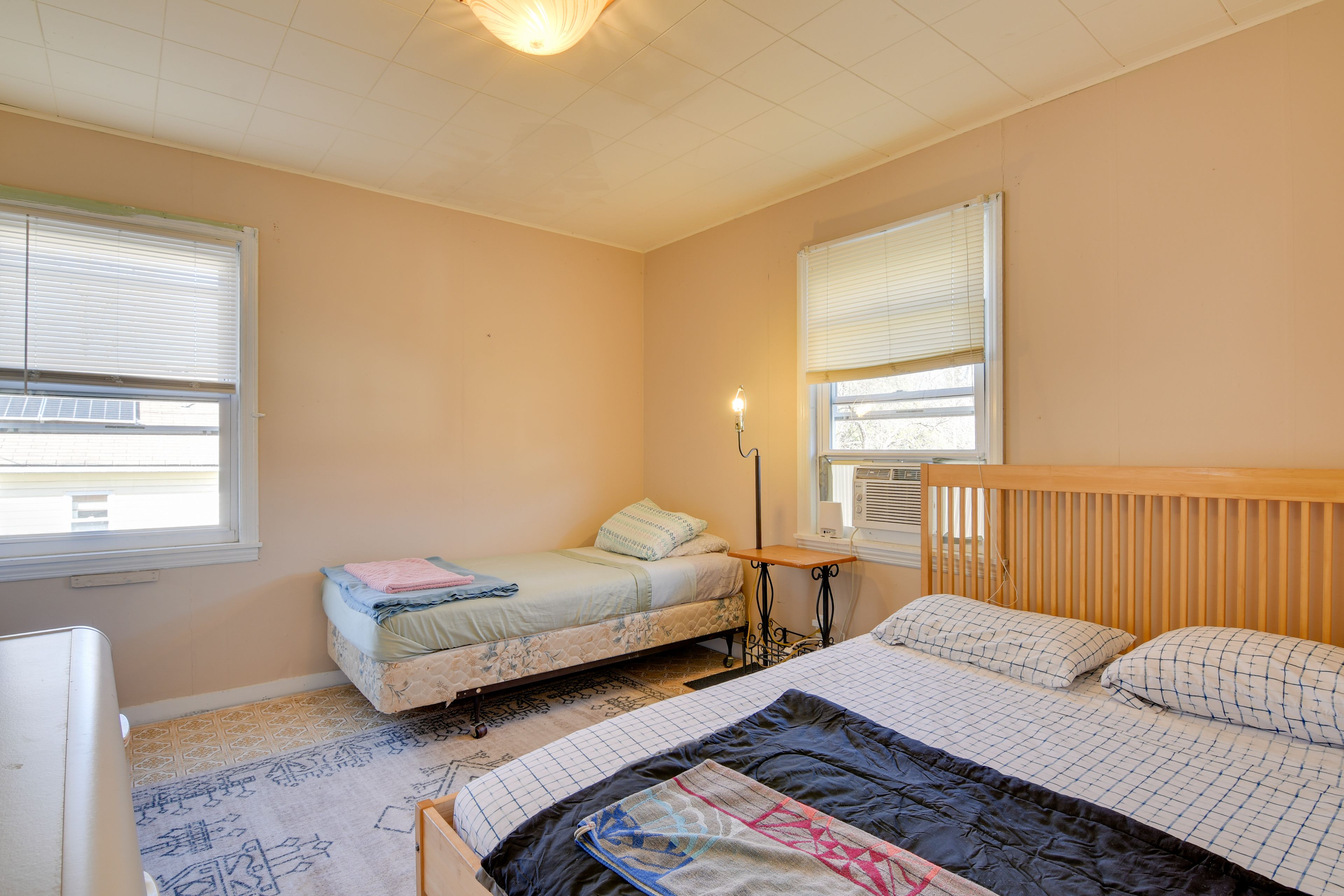 Bedroom 2 | Full Bed | Twin Bed