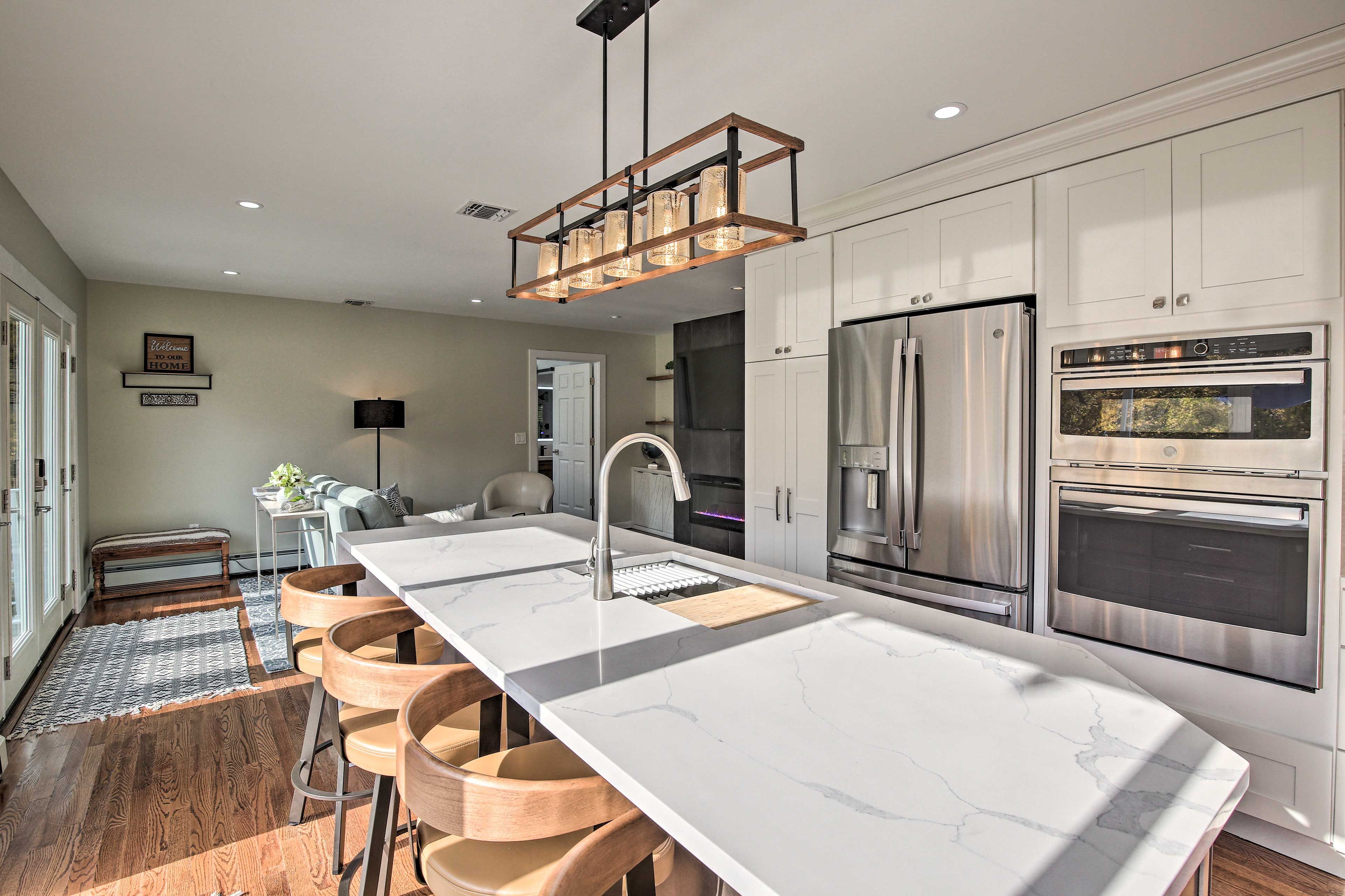 Kitchen | Dishware/Flatware