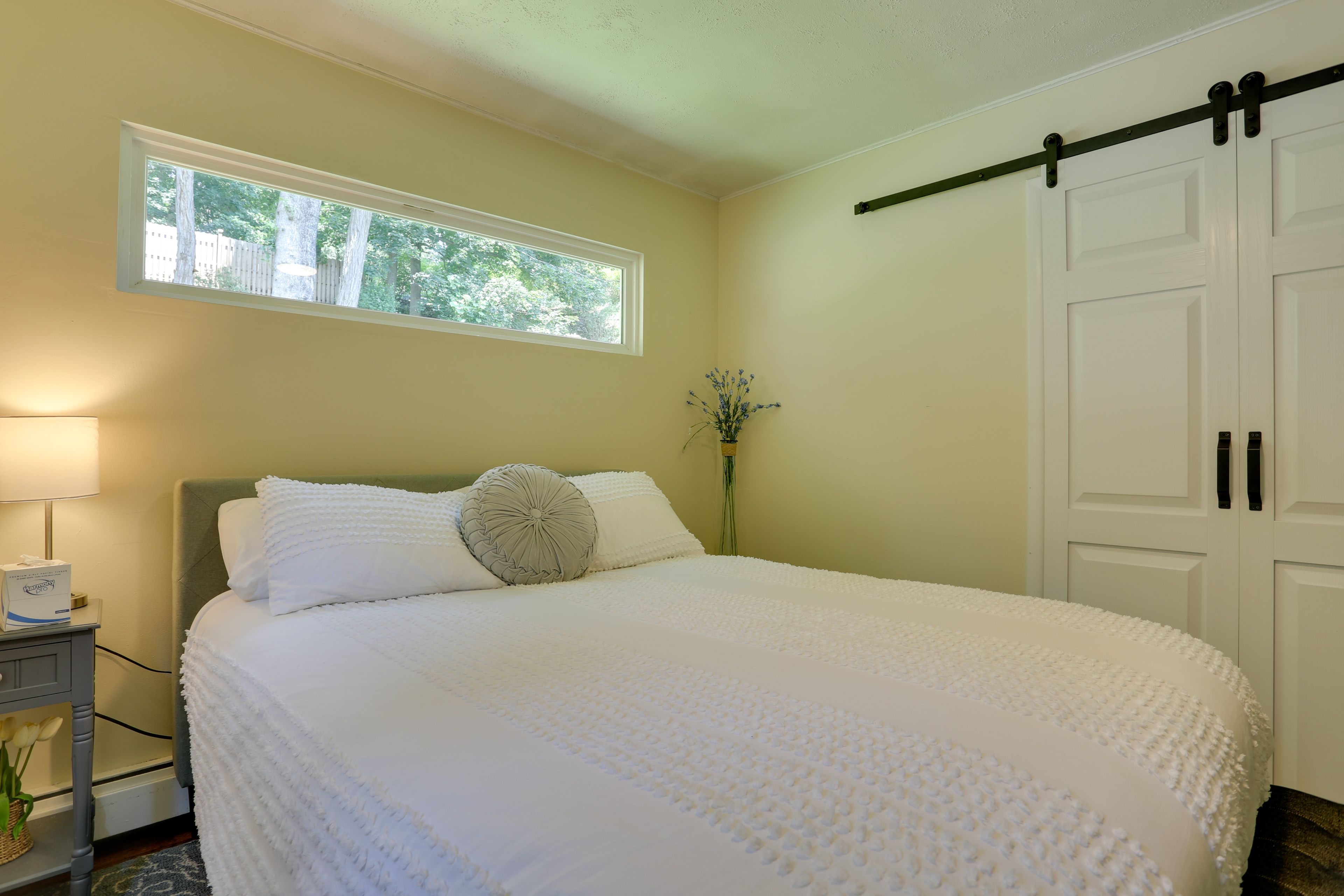 Bedroom 2 | Queen Bed