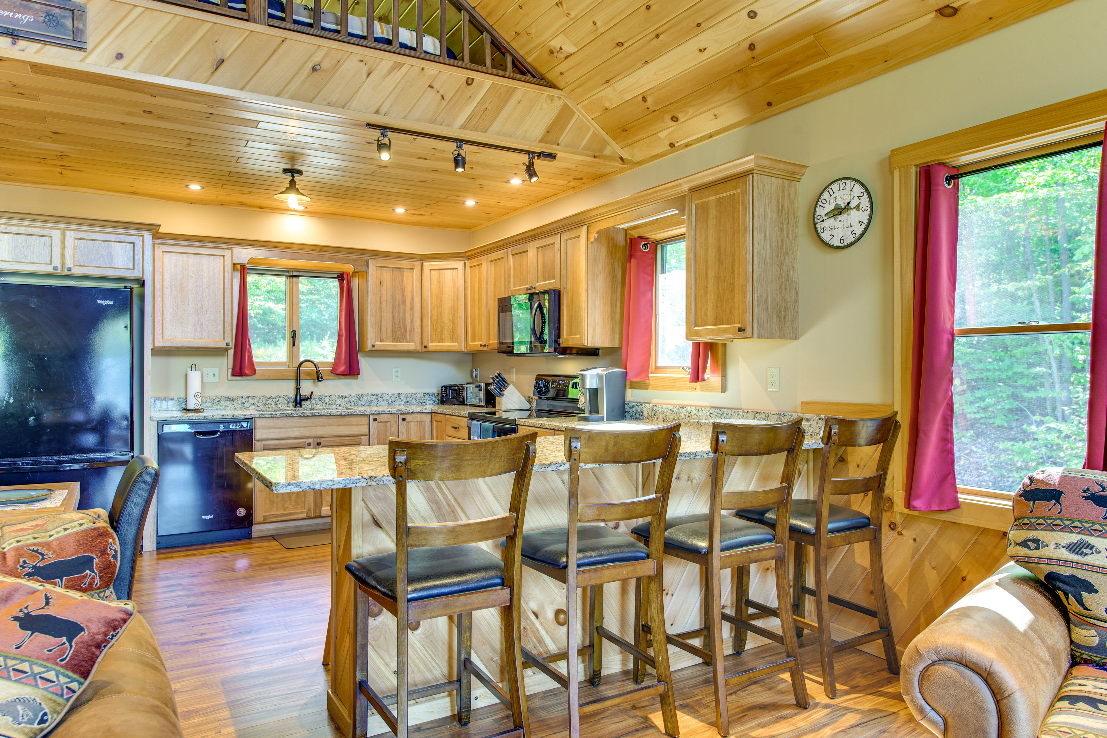 Fully Equipped Kitchen | Cooking Basics | Dishware & Flatware | Main Level