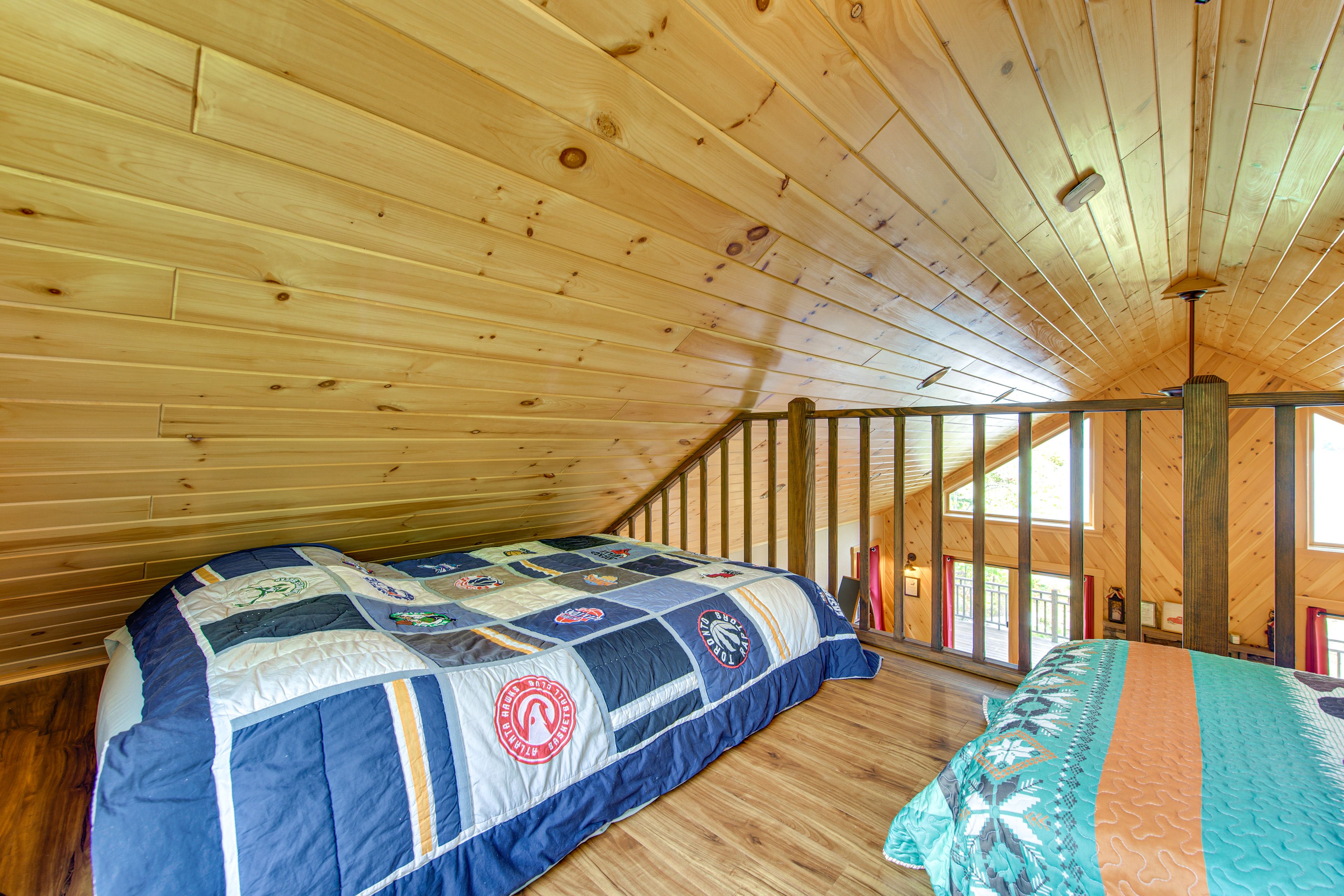 Loft | Full Mattress | Twin Mattress | Upper Level