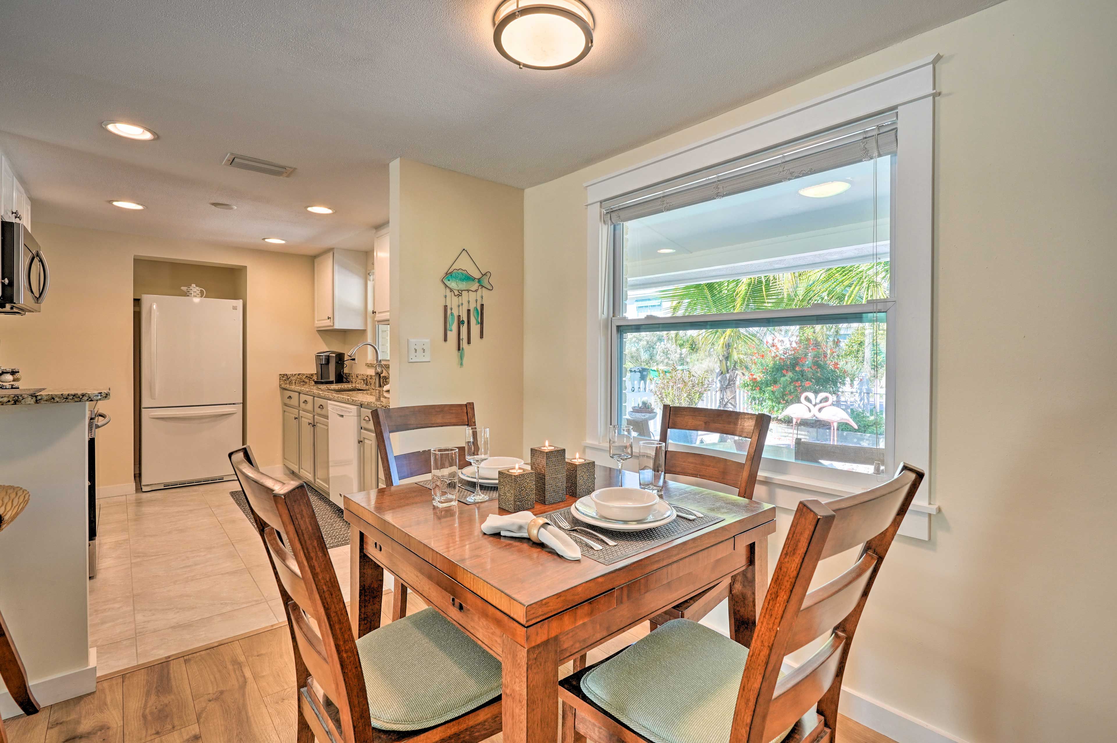 Dining Area | Dishware Provided