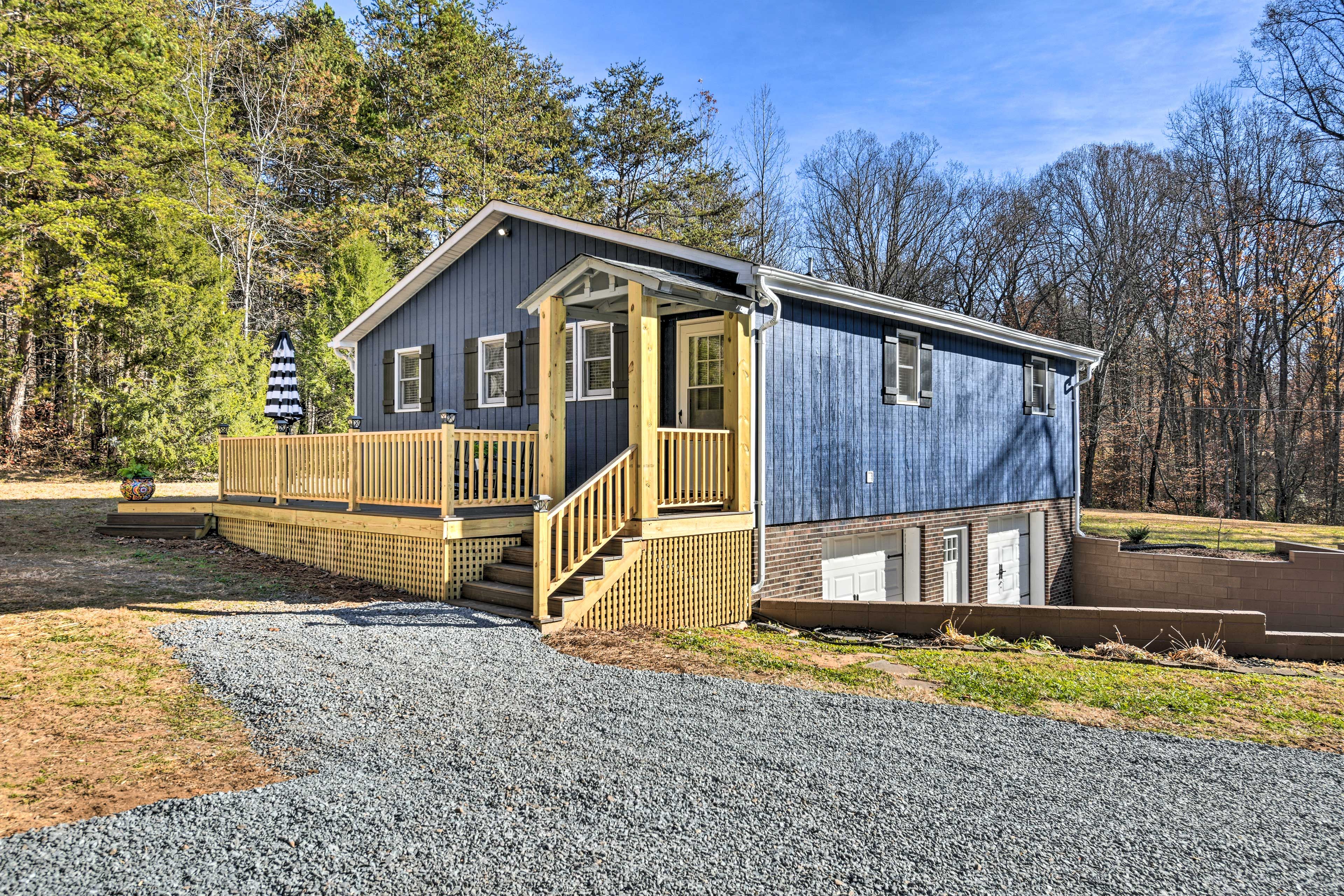 Yadkinville Vacation Rental | 2BR | 2BA | 1,050 Sq Ft | Stairs Required