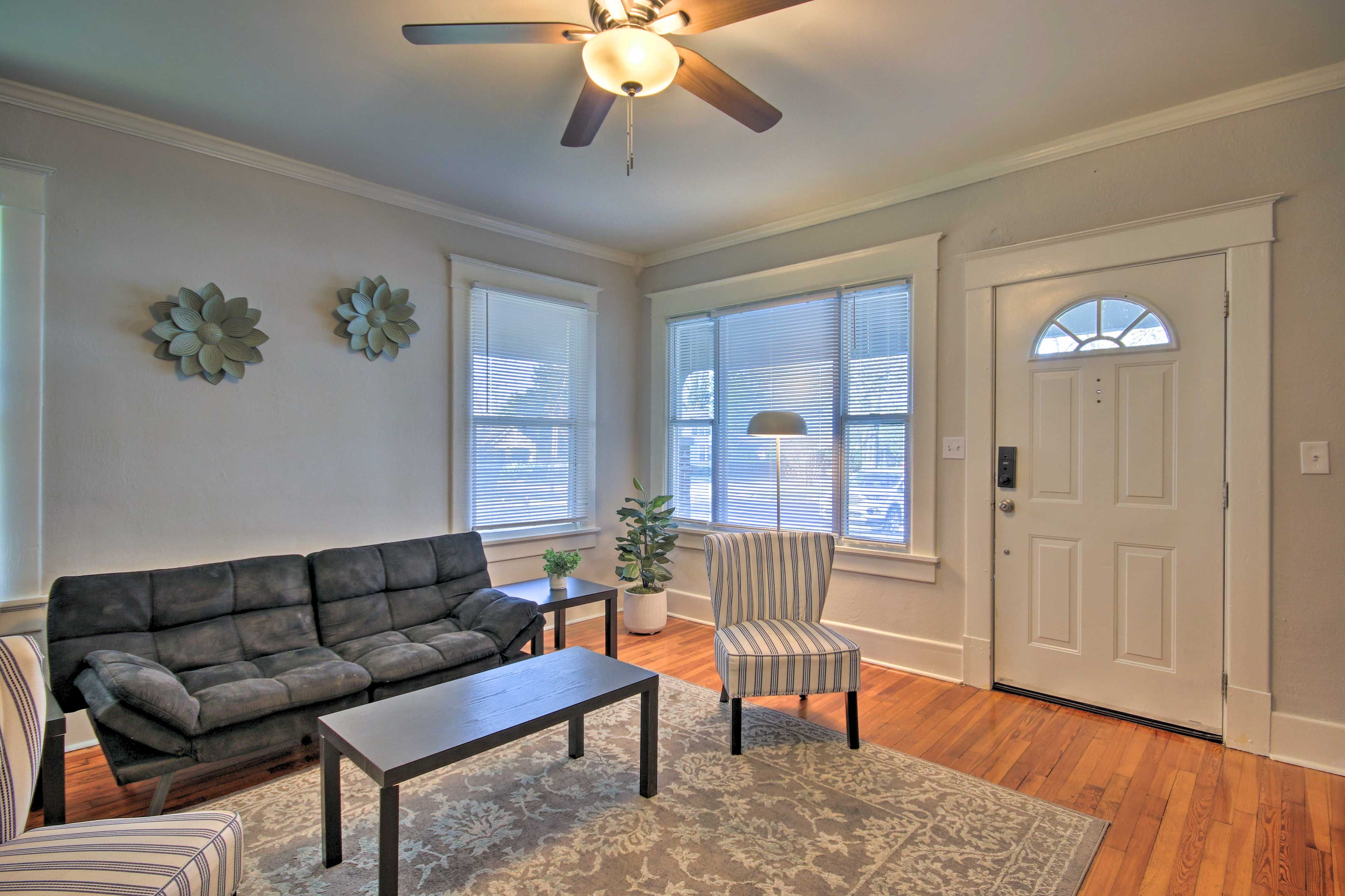 Living Room | Full Futon