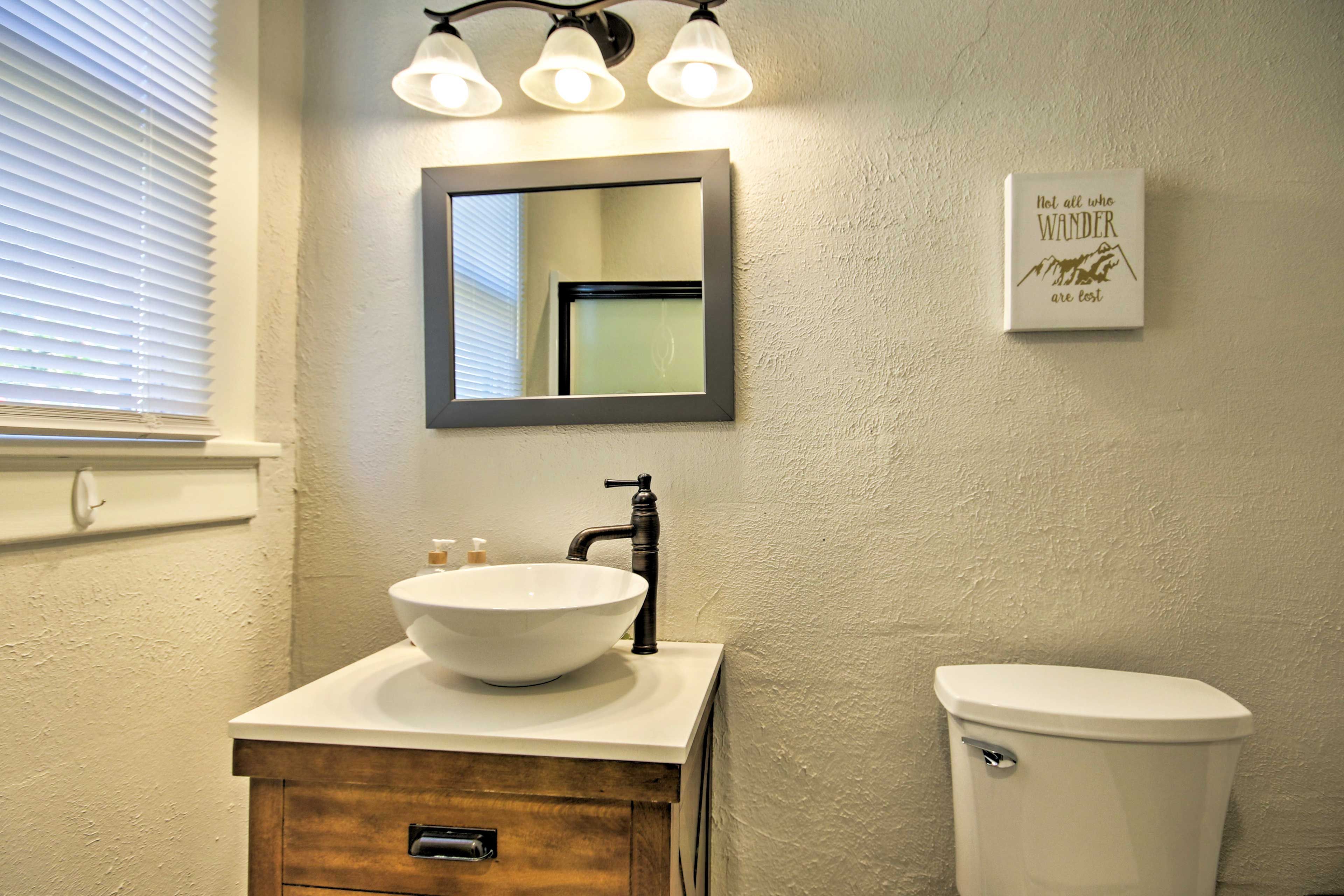 Bathroom | Complimentary Toiletries | Hair Dryer