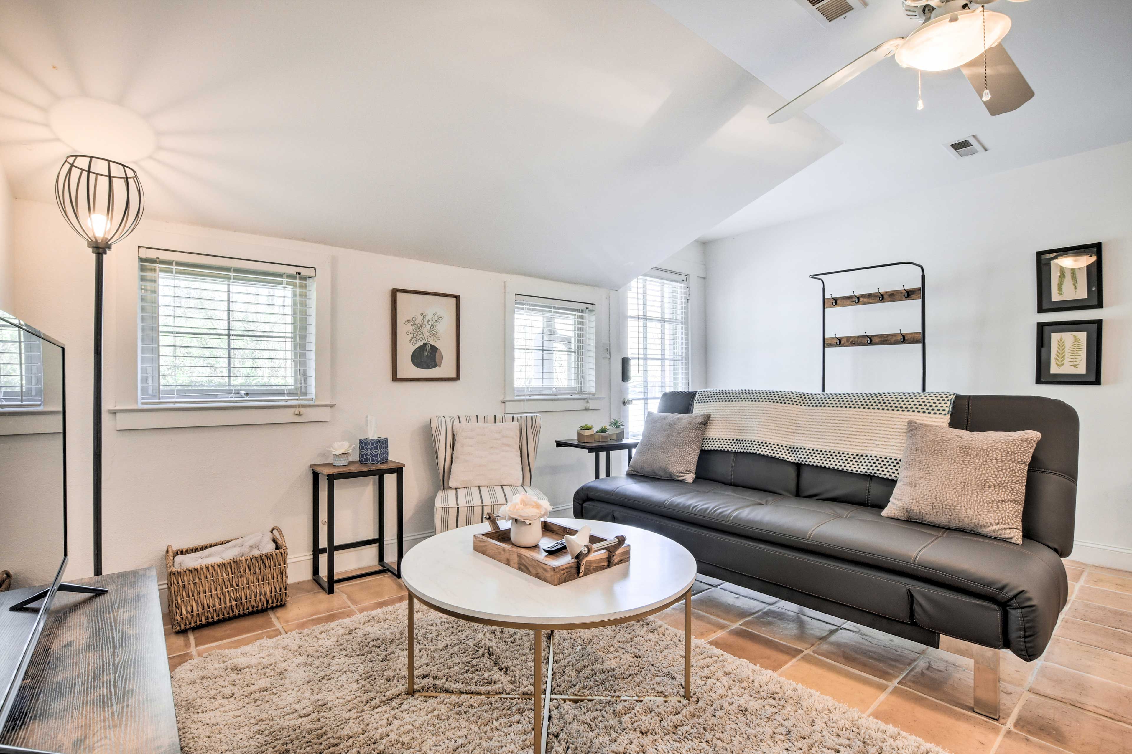 Living Area | Full Futon