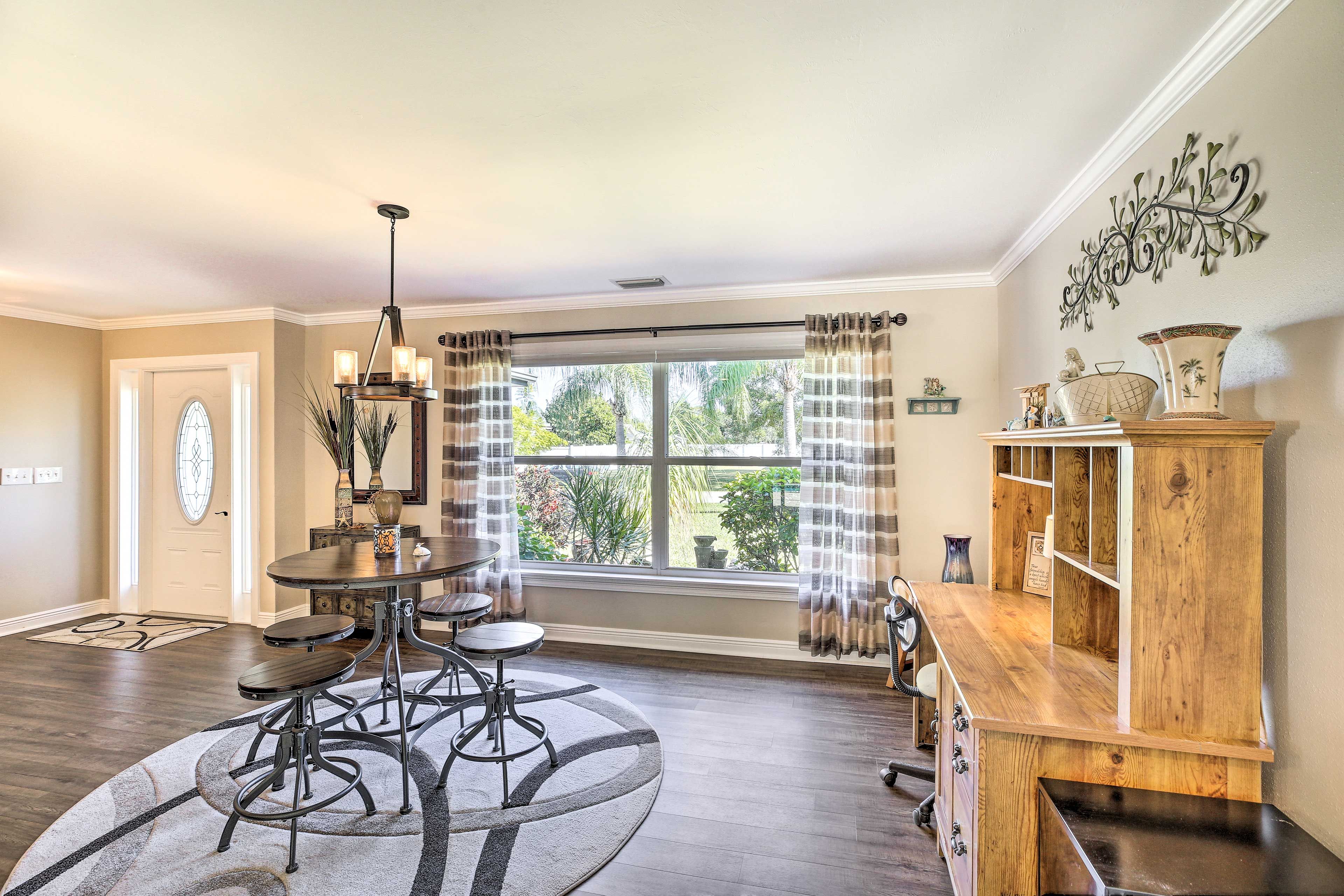 Dining Room | Laptop Workspace