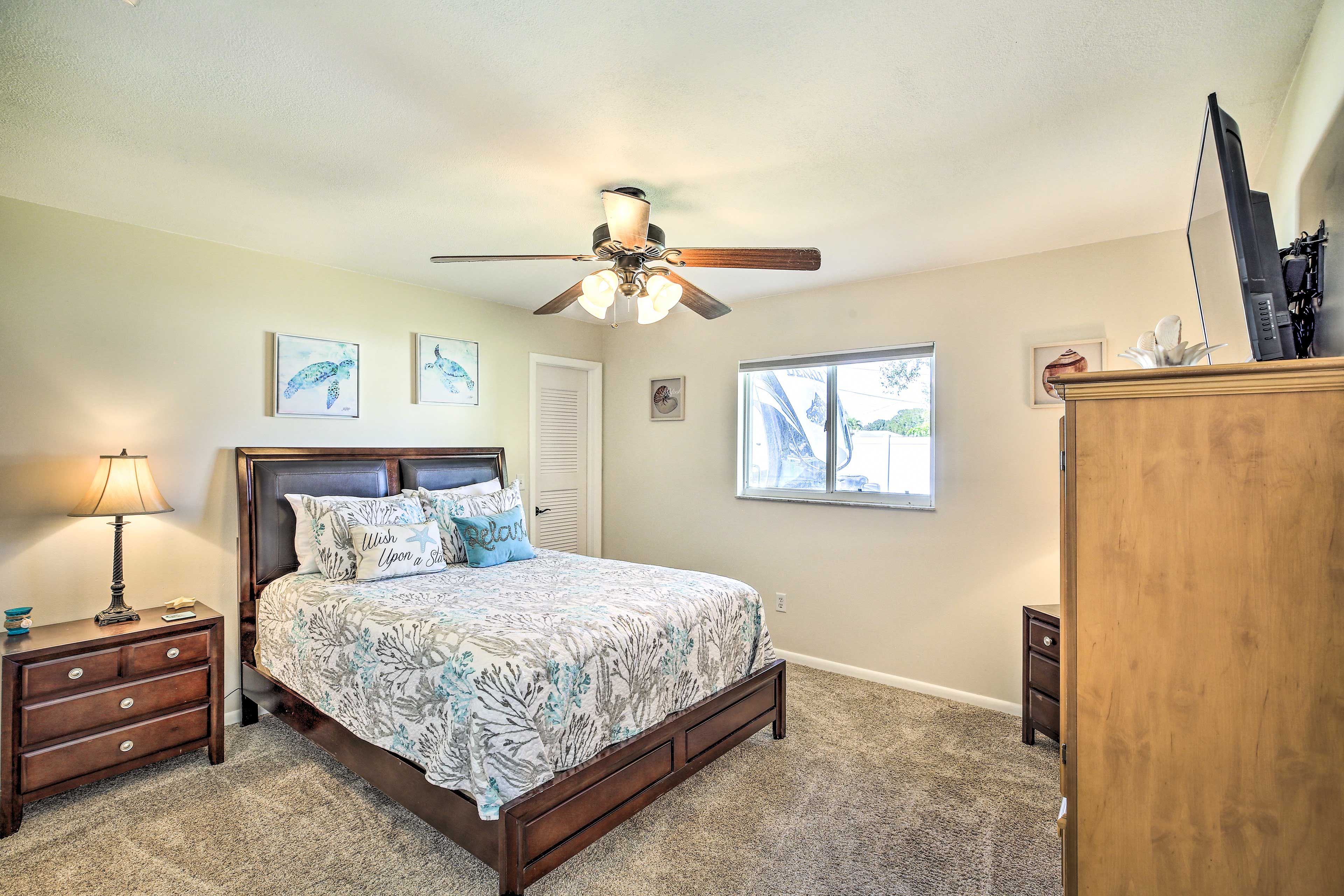 Bedroom 2 | Queen Bed