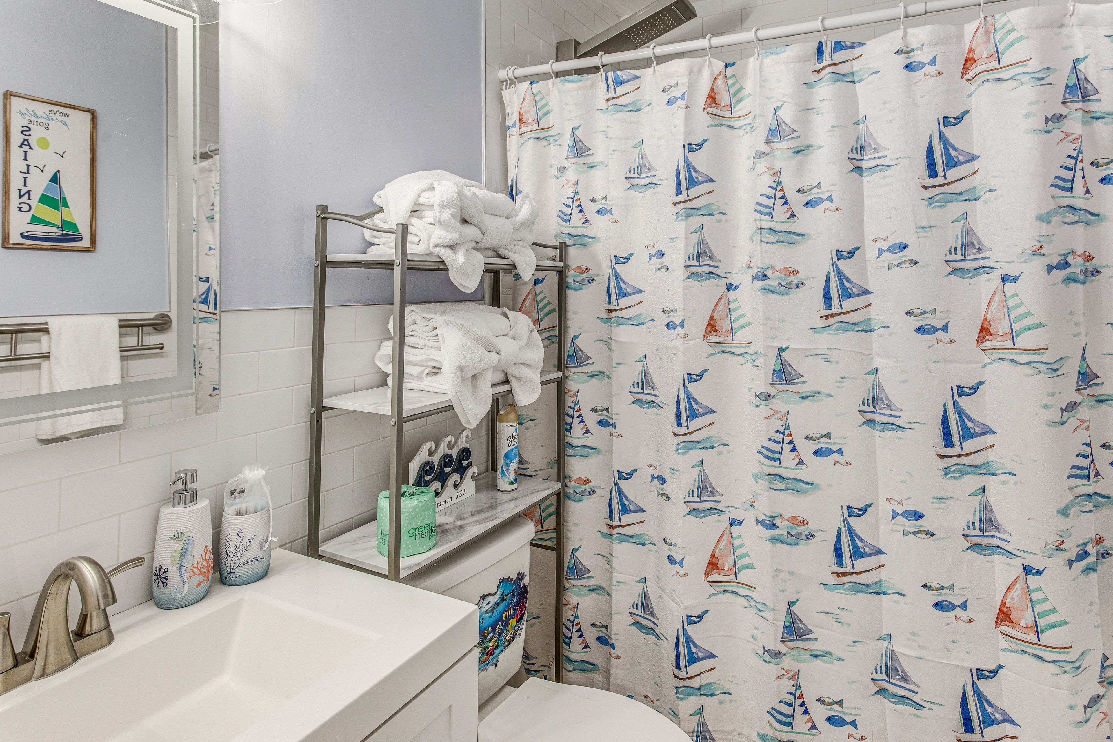 En-Suite Bathroom | 2nd Floor