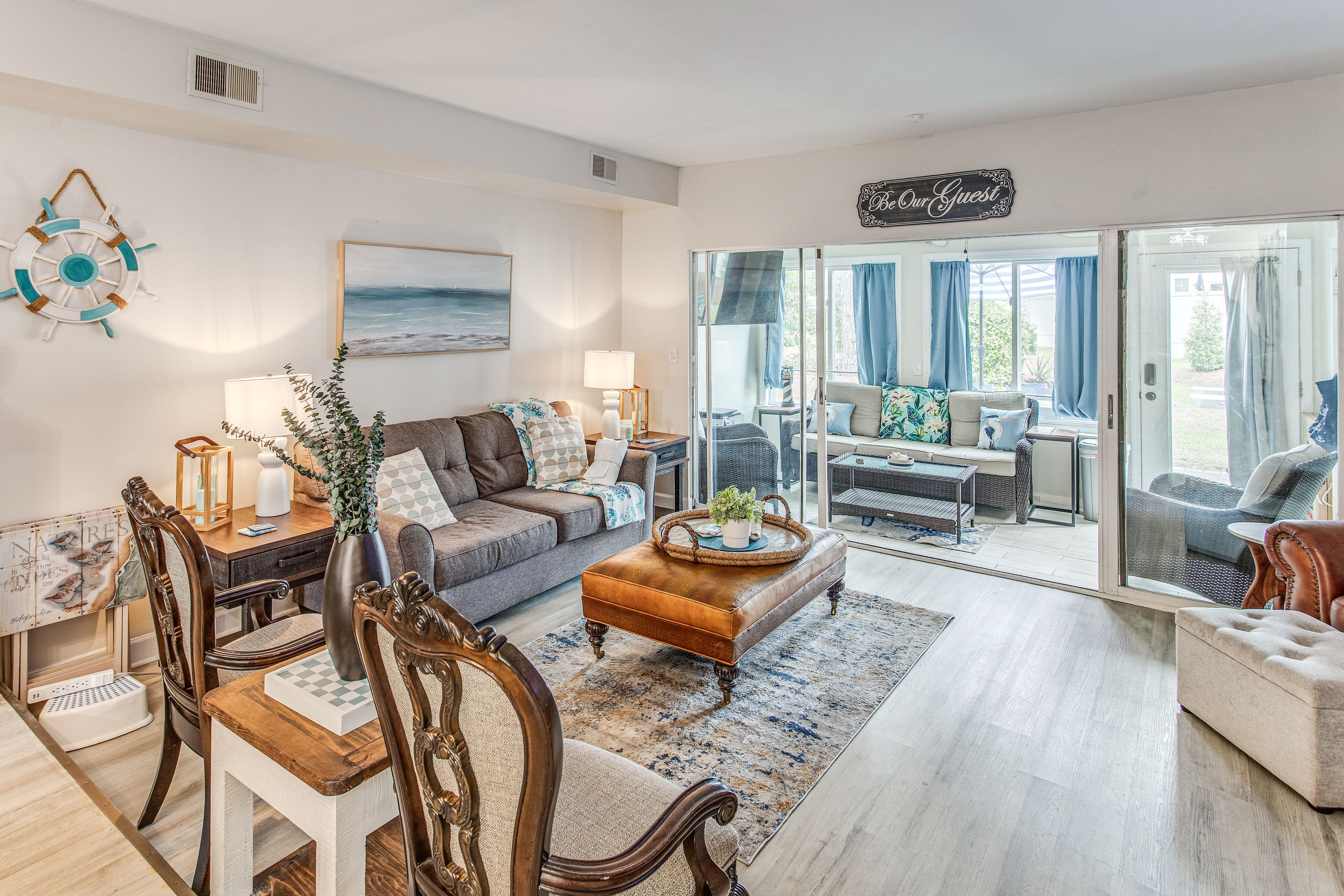 Living Room | Smart TV