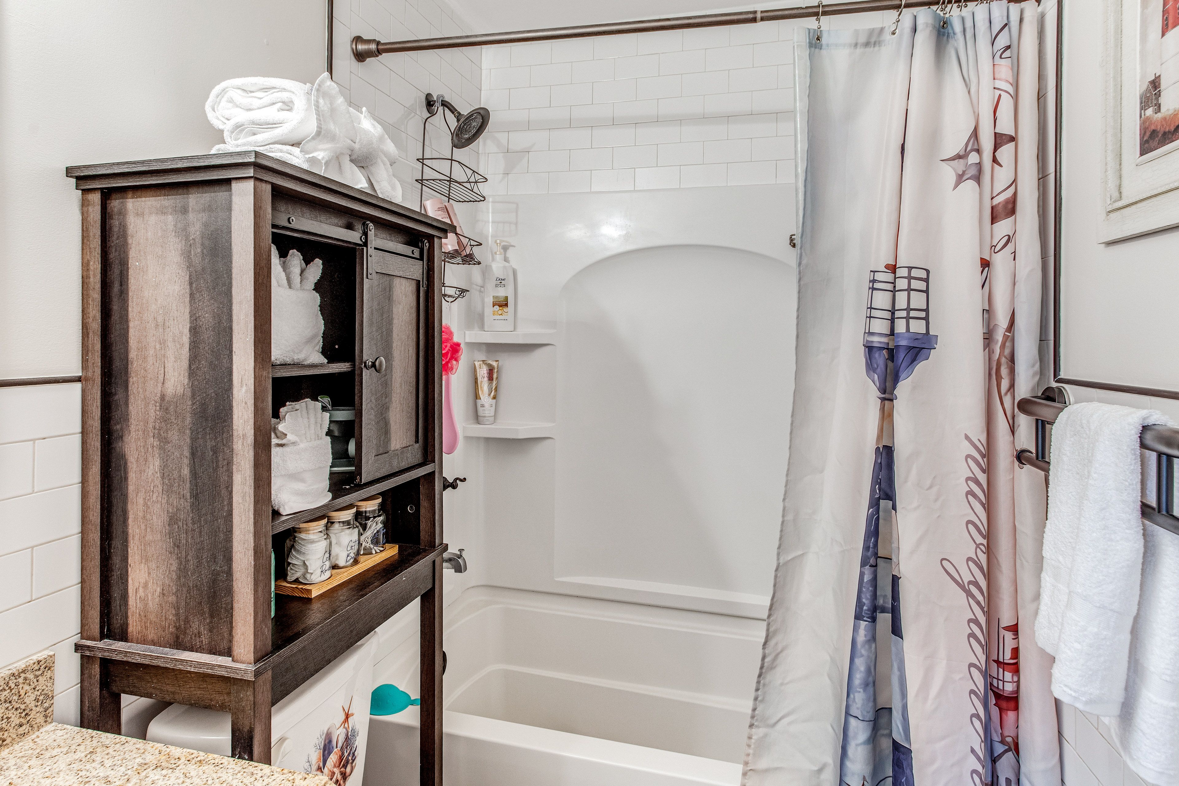 En-Suite Bathroom | 2nd Floor