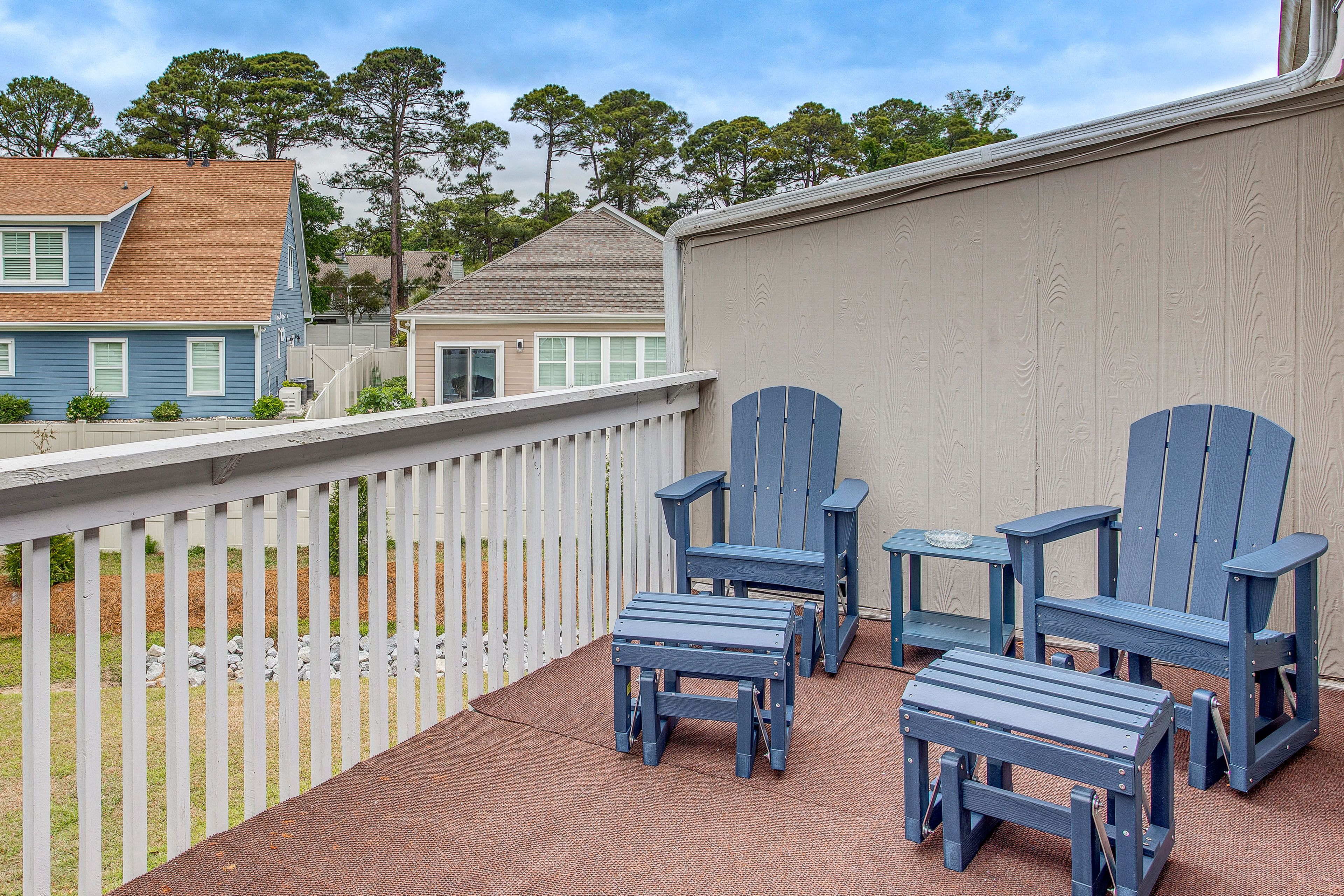 Balcony | Lounge Seating