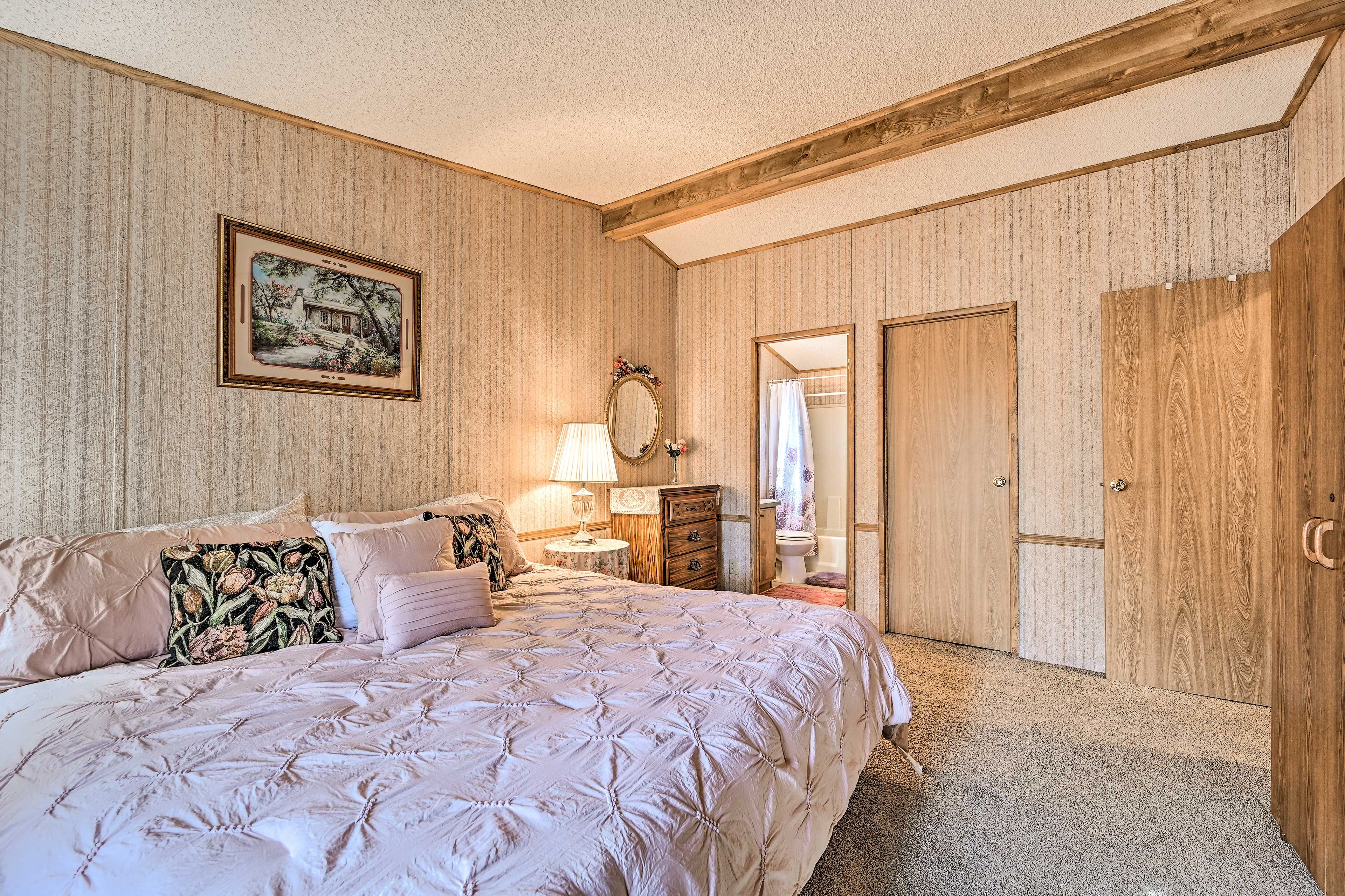Bedroom 1 | Linens Provided | En-Suite Bathroom