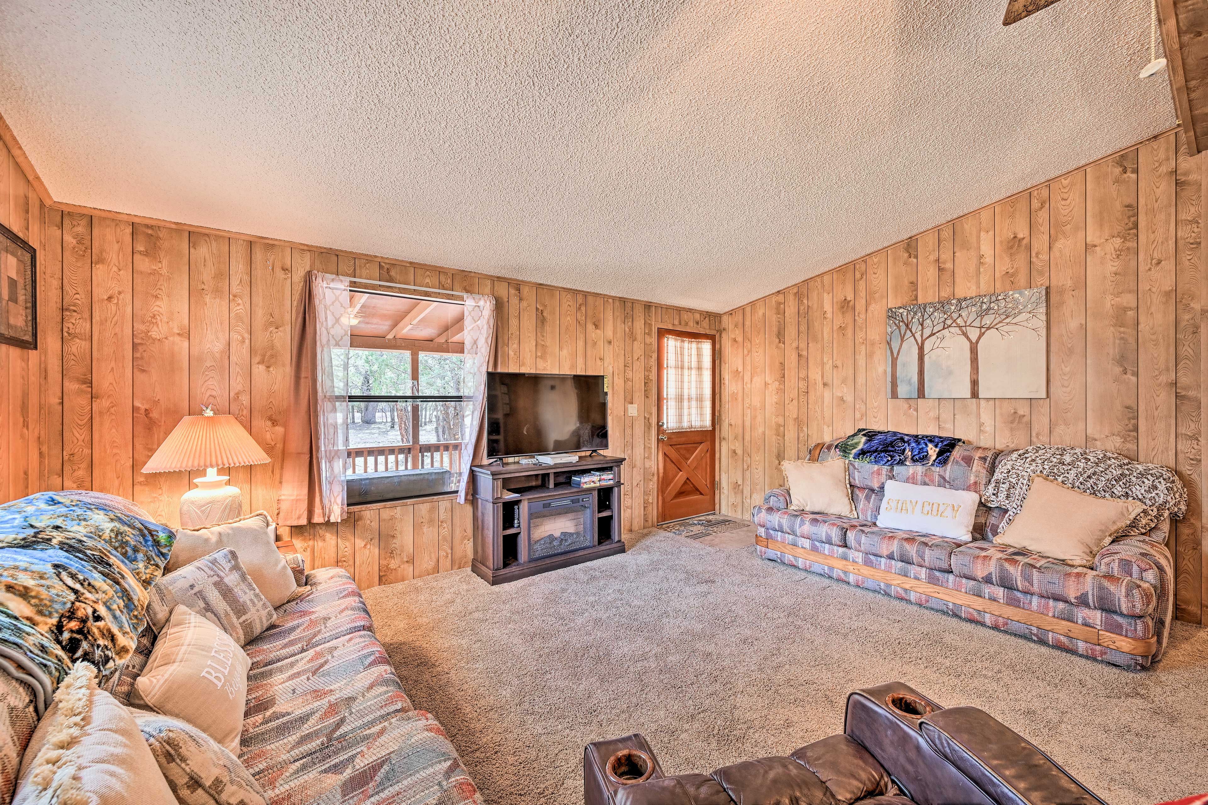 Living Room | DVD Player | Board Games