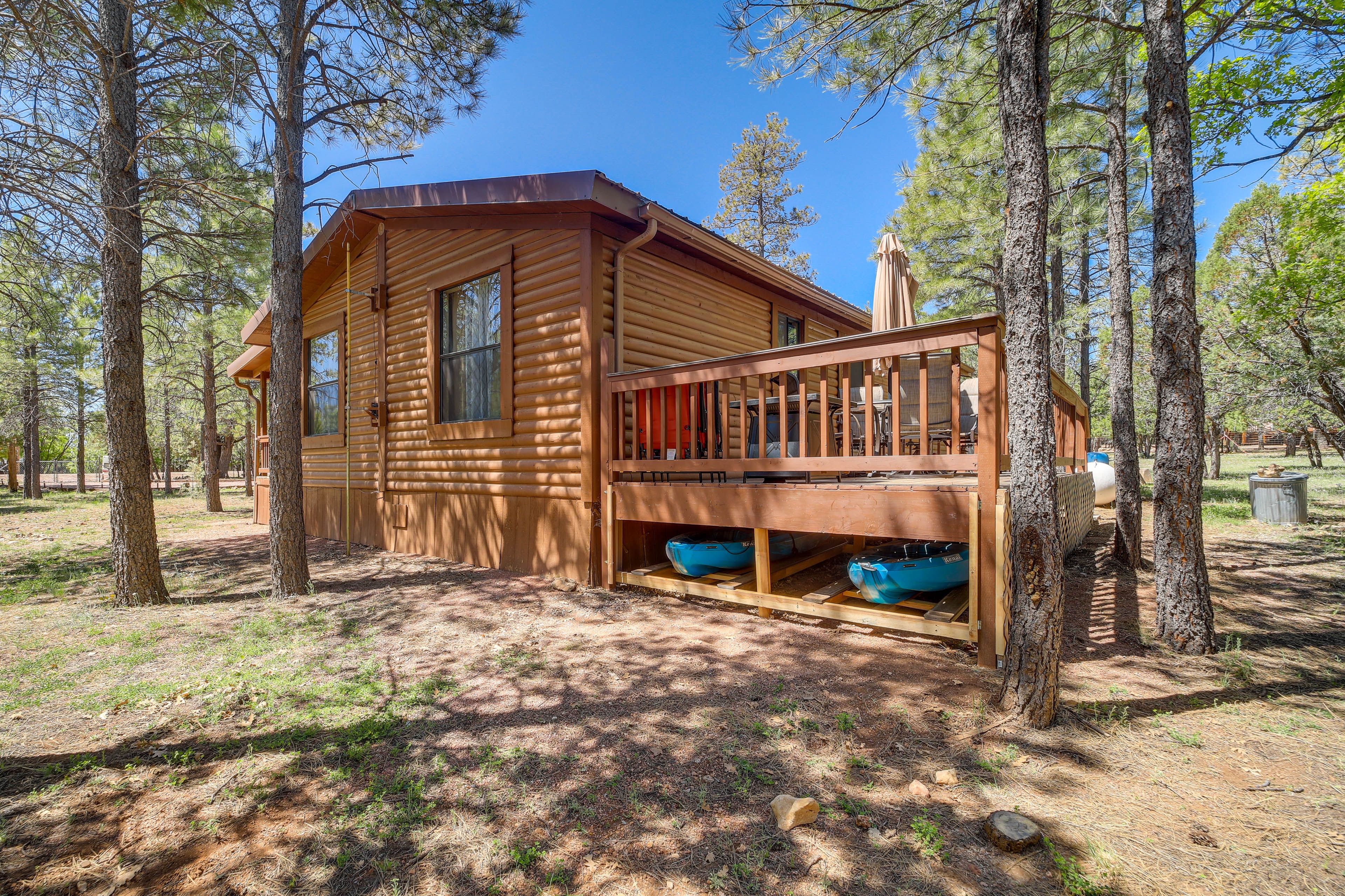 Happy Jack Vacation Rental | 2BR | 2BA | Stairs Required | 1,000 Sq Ft | 1 Story