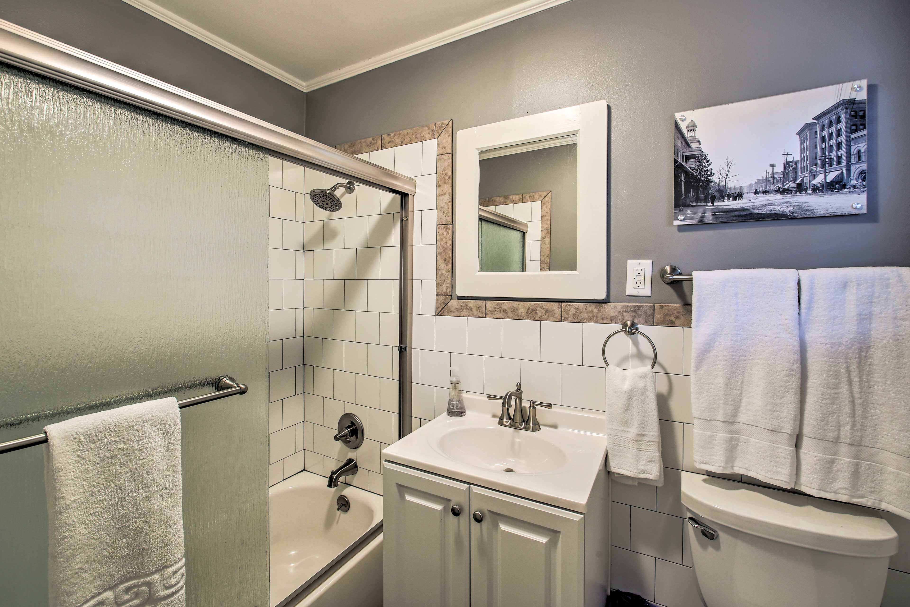 En-Suite Bathroom | Complimentary Toiletries