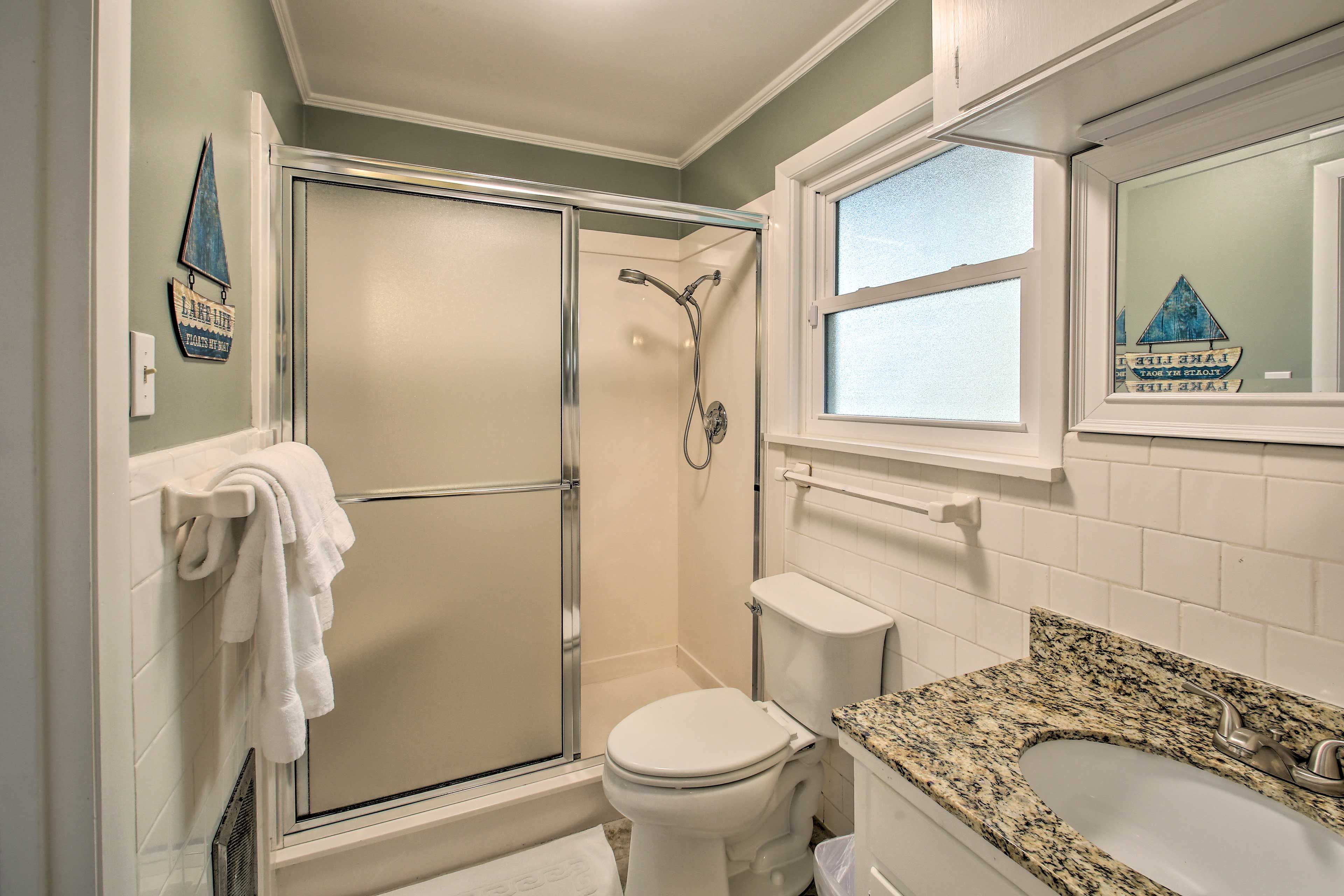 Shared En-Suite Bathroom | Hair Dryer
