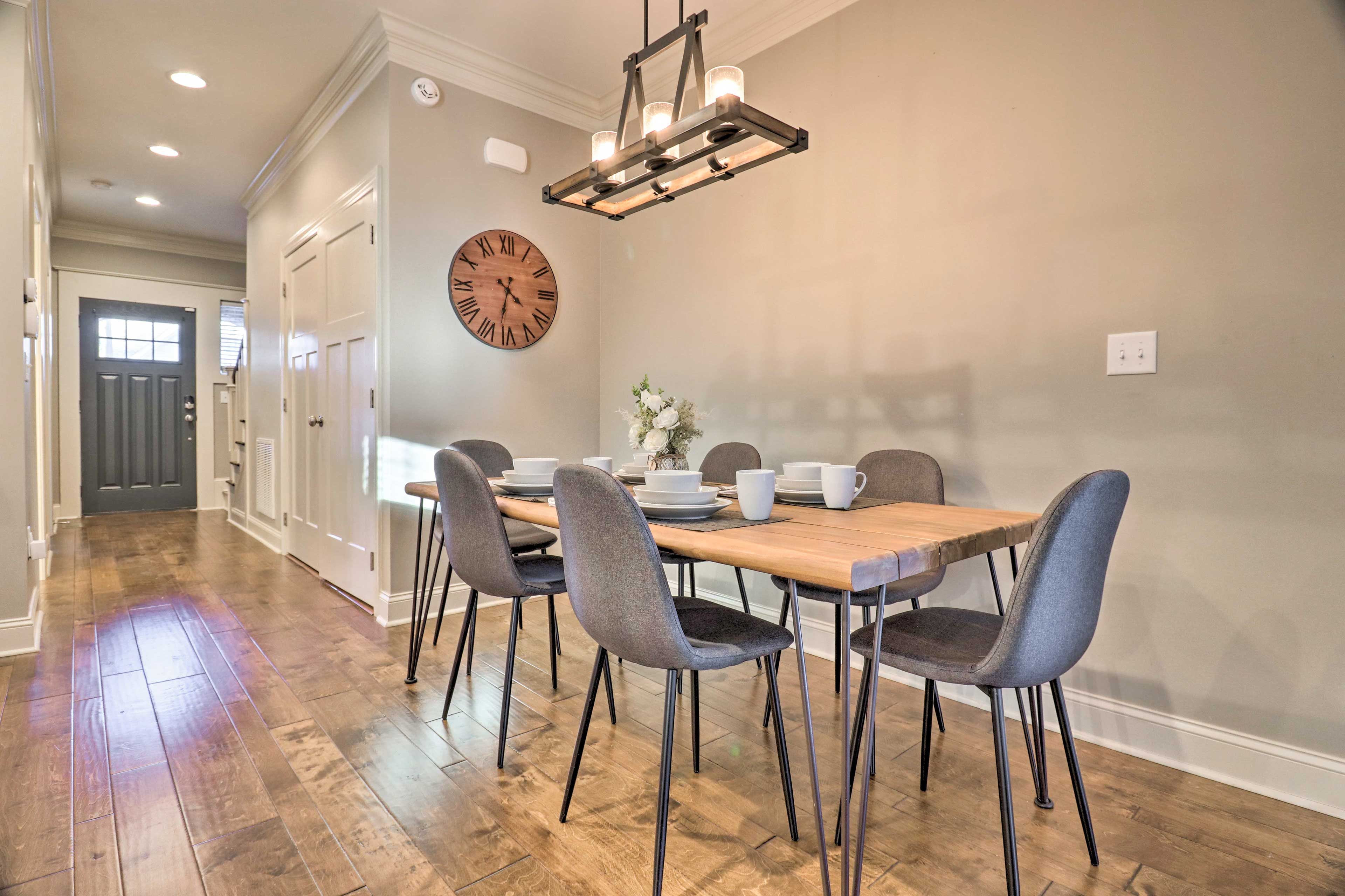 Dining Area | Front Entrance