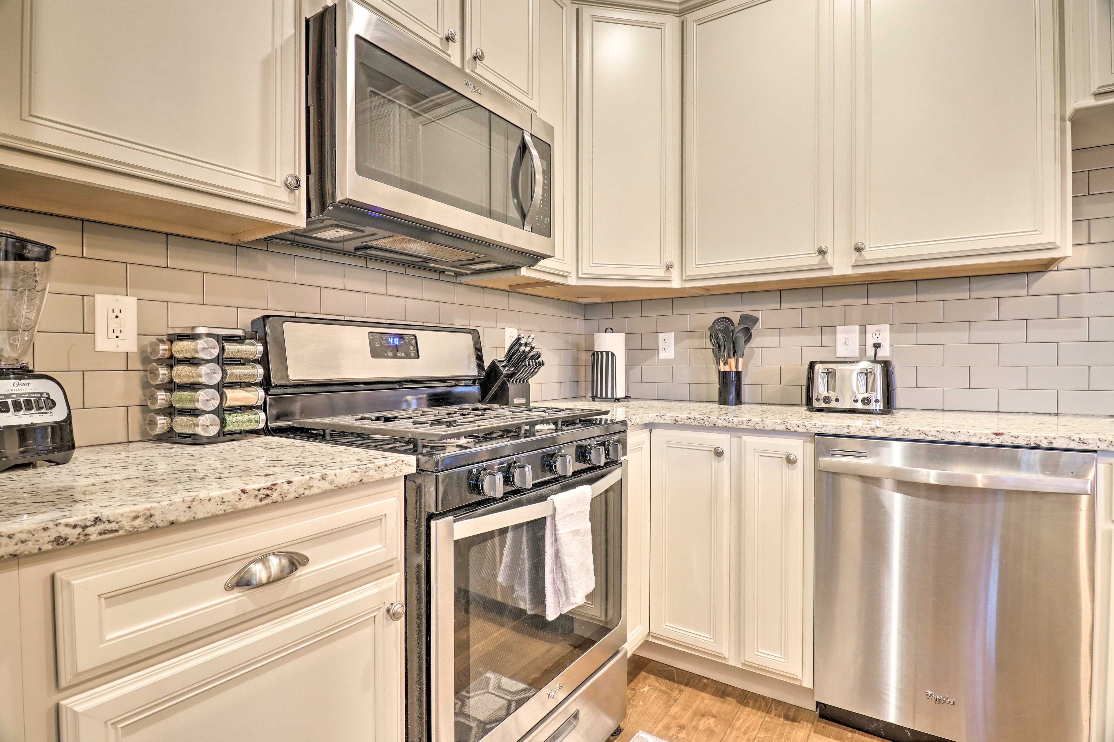 Kitchen | Toaster | Blender | Knife Set | Spices