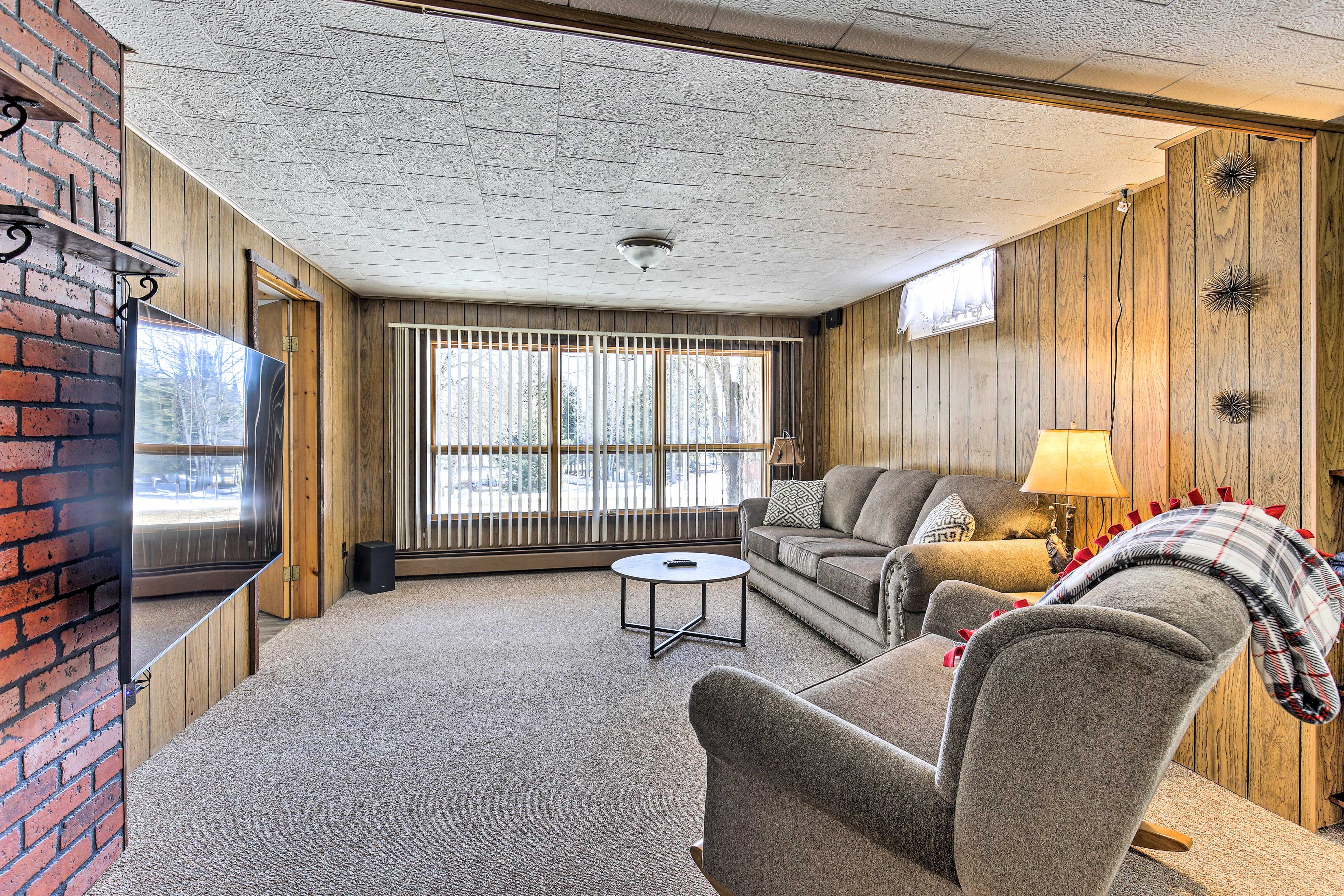 Living Room | Smart TV