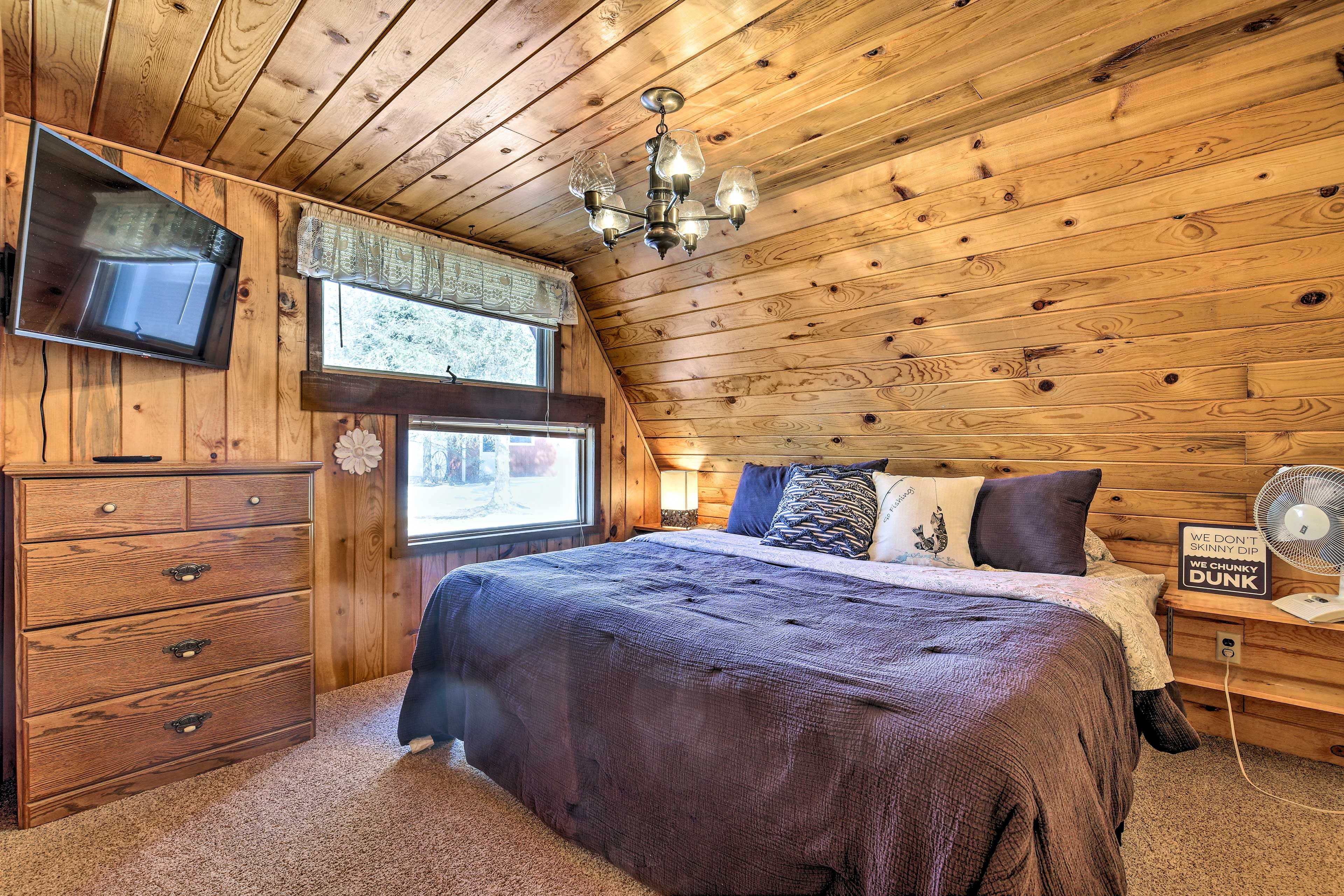 Bedroom 1 | King Bed
