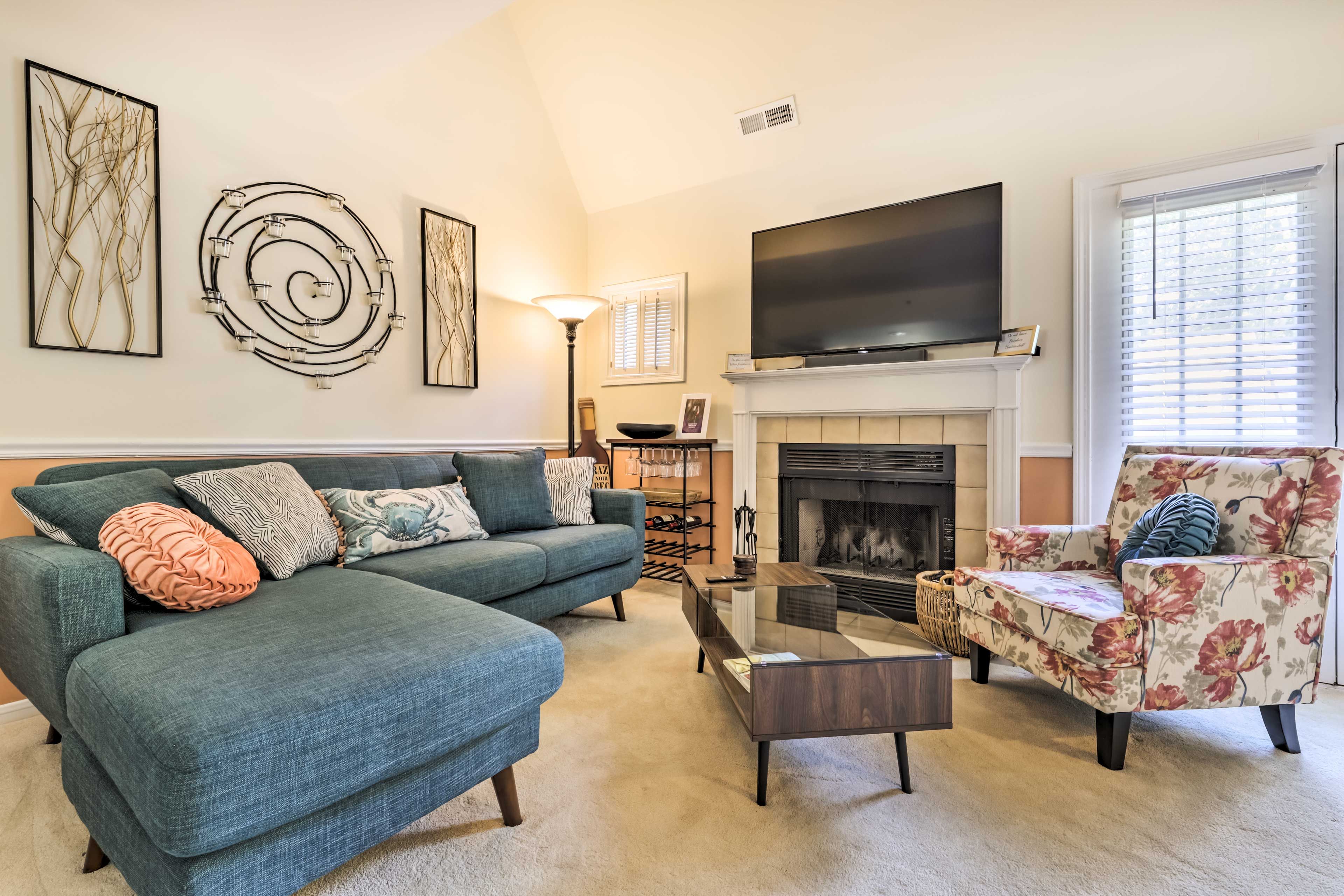 Norwich Vacation Rental | 1BR | 2BA | Stairs Required for Entry | 862 Sq Ft