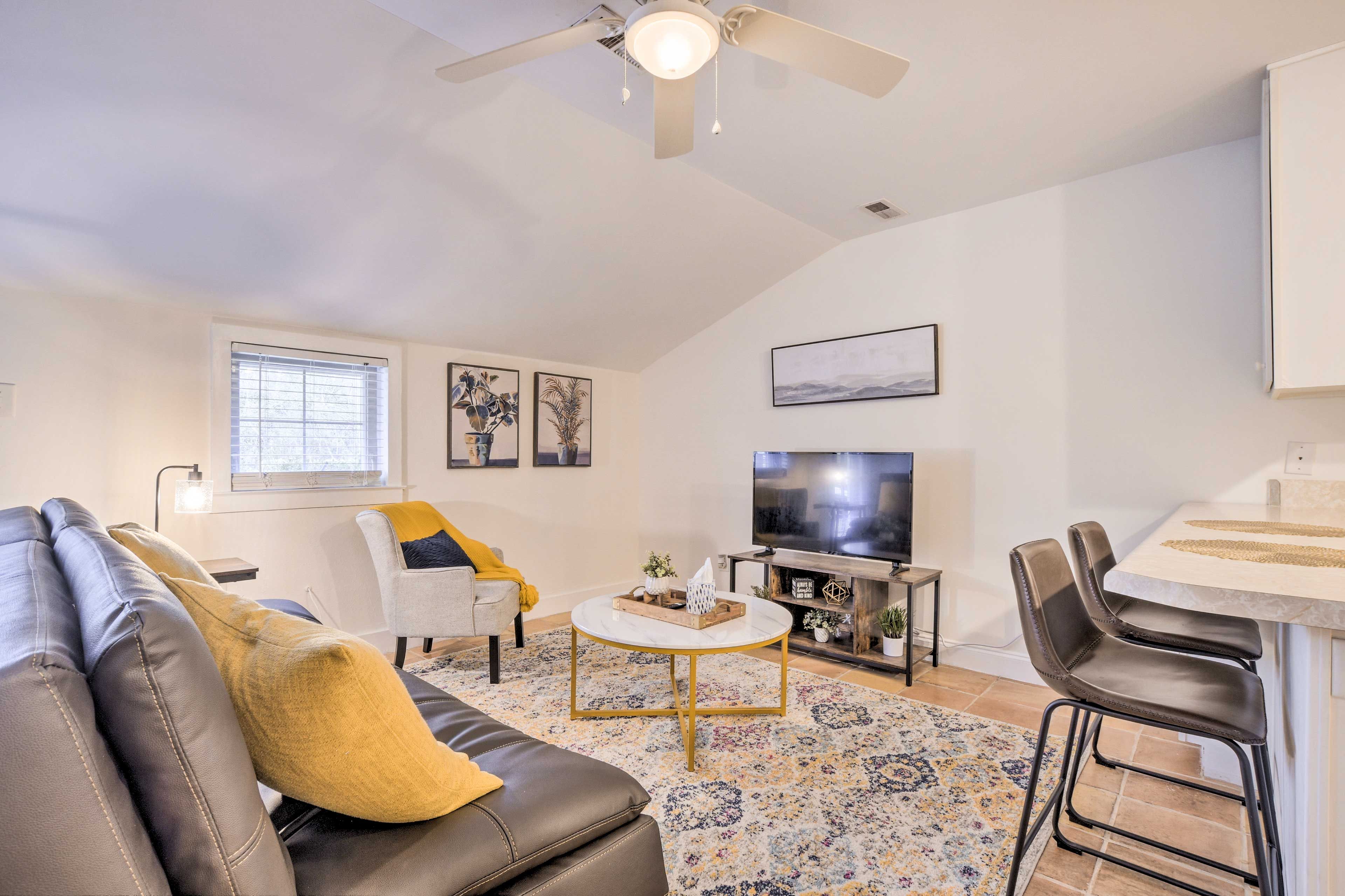 Living Room | Free WiFi