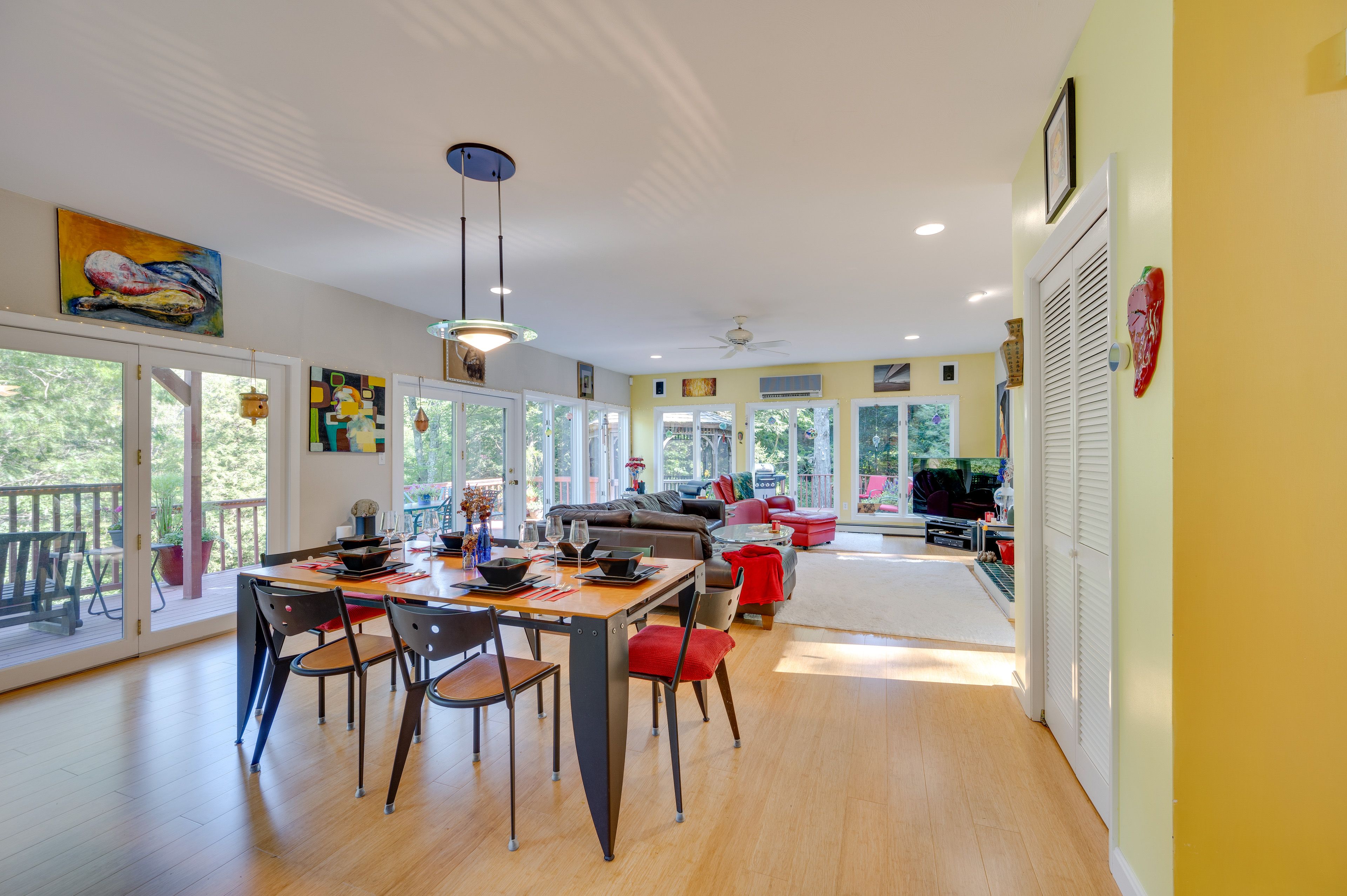 Dining Room | Dishware Provided